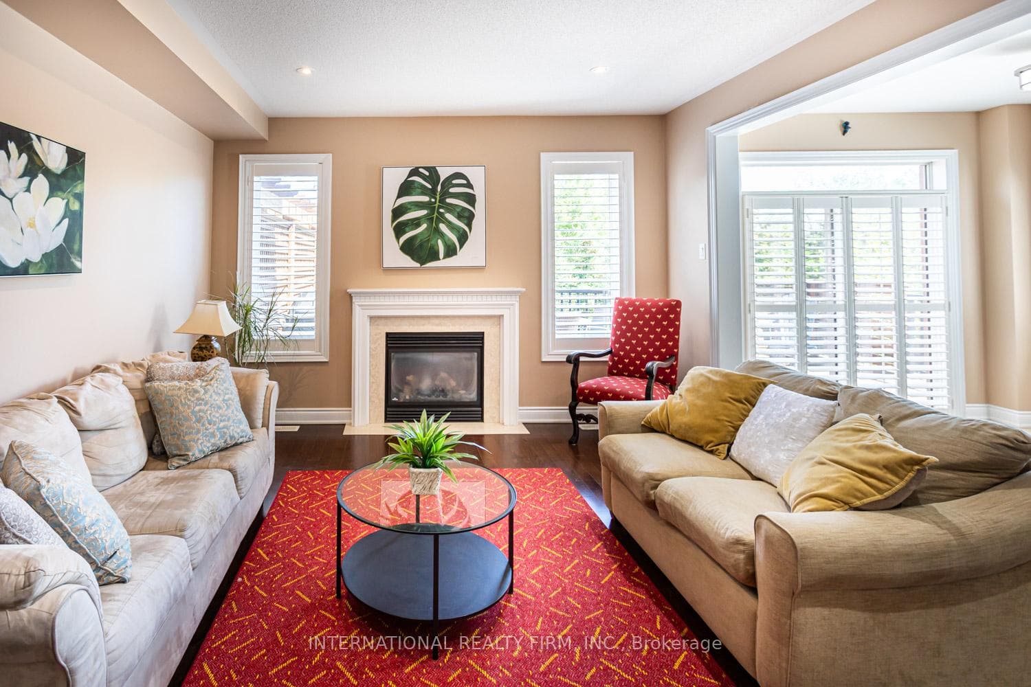 GORGEOUS LIVING ROOM