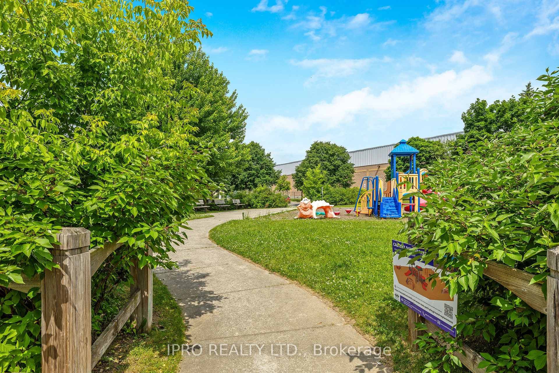 7 Calvert Drive photo 36