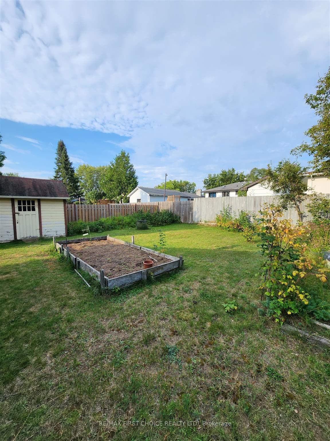 393 Otto Street photo 43
