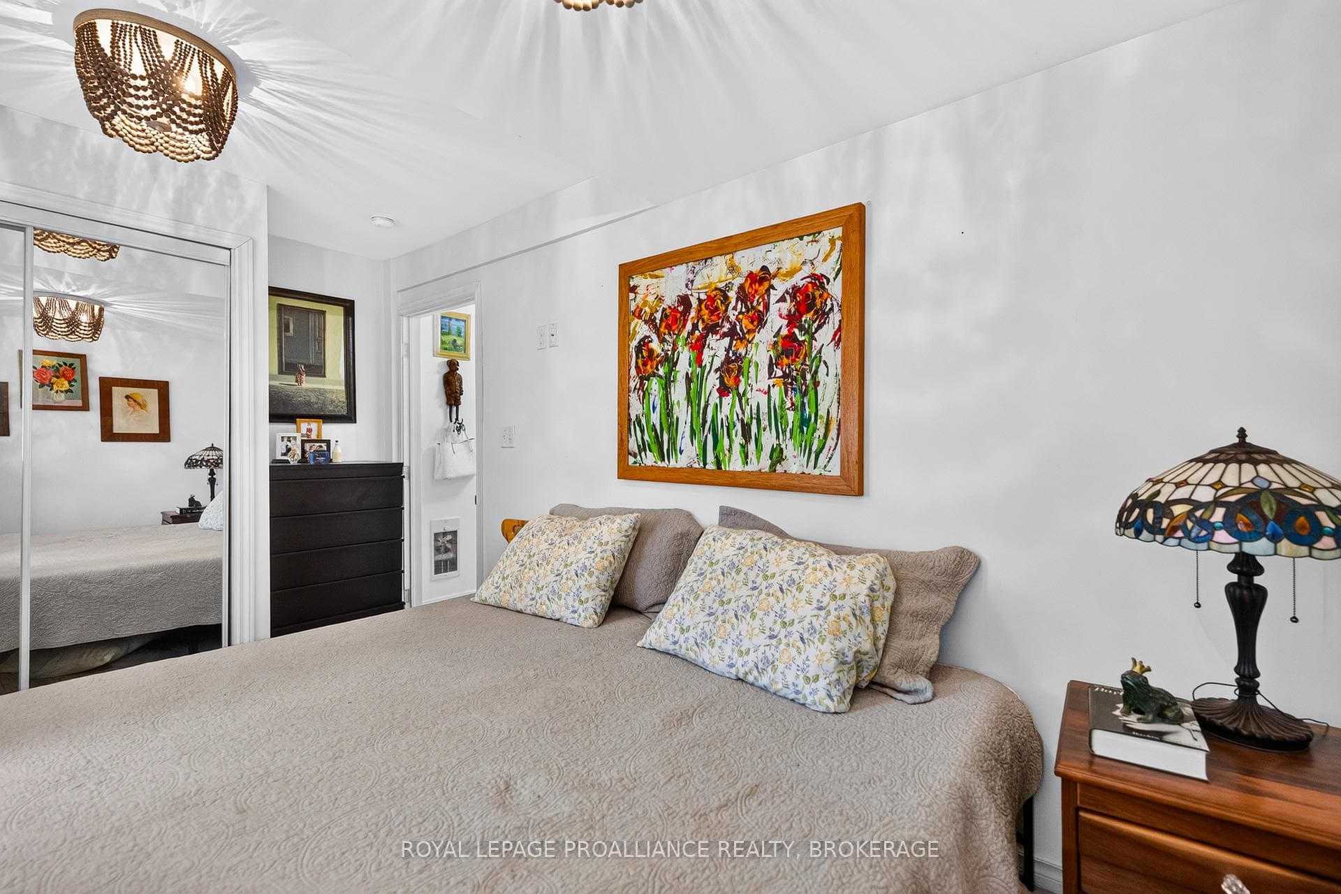 356 Elliott Avenue photo 13