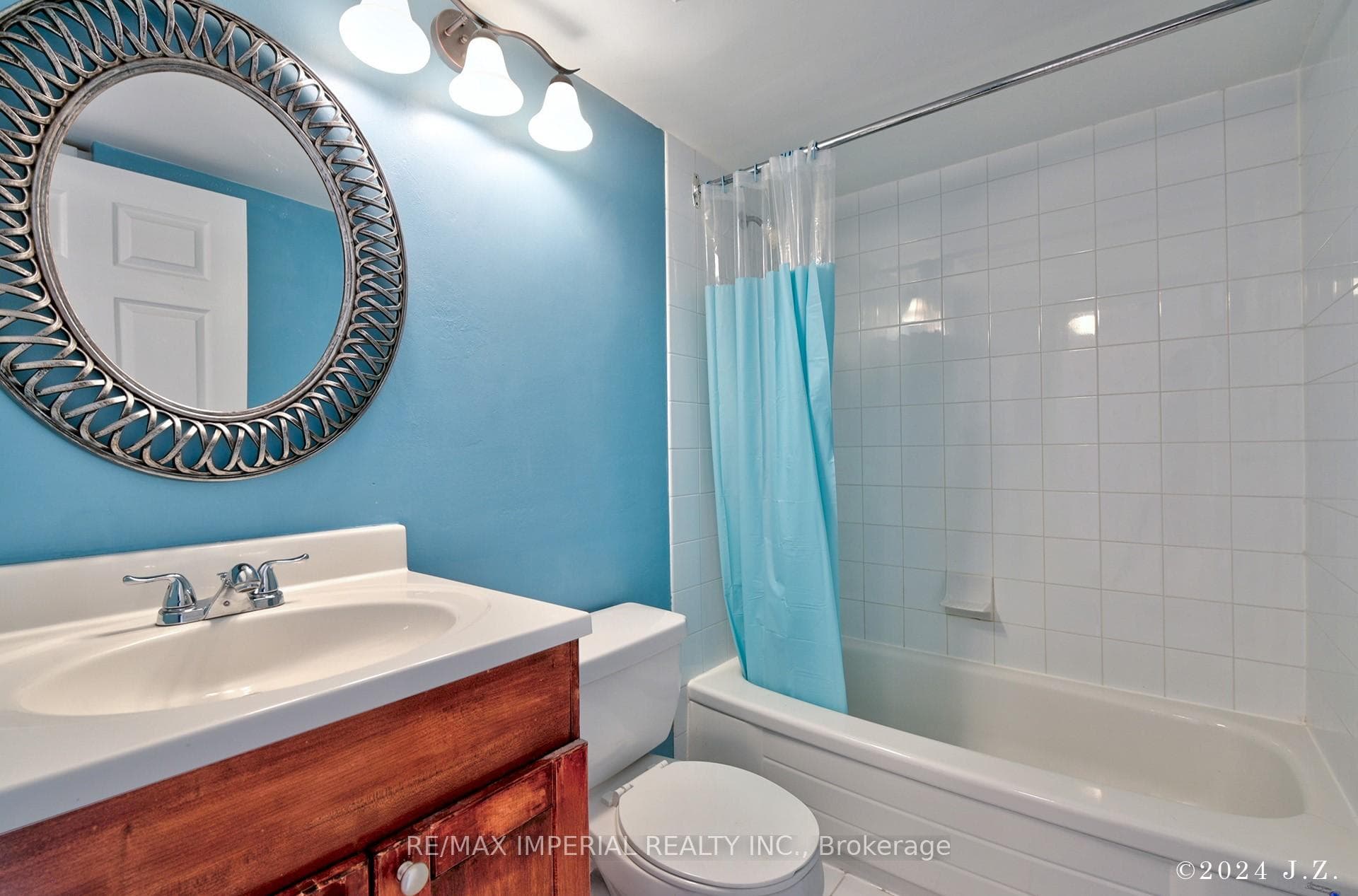 24 Wellesley Street Unit 2201 photo 4