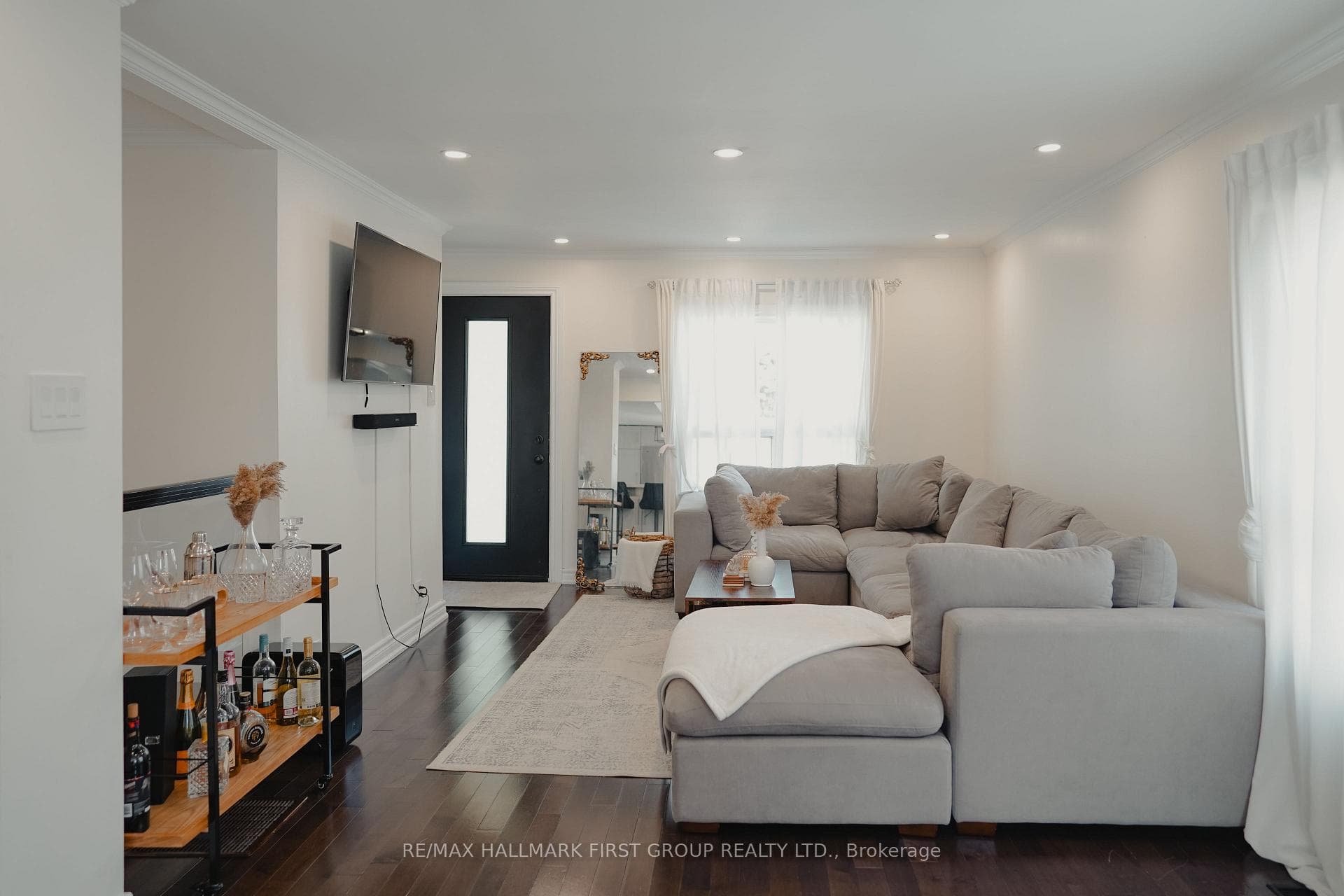 589 Marksbury Road photo 3