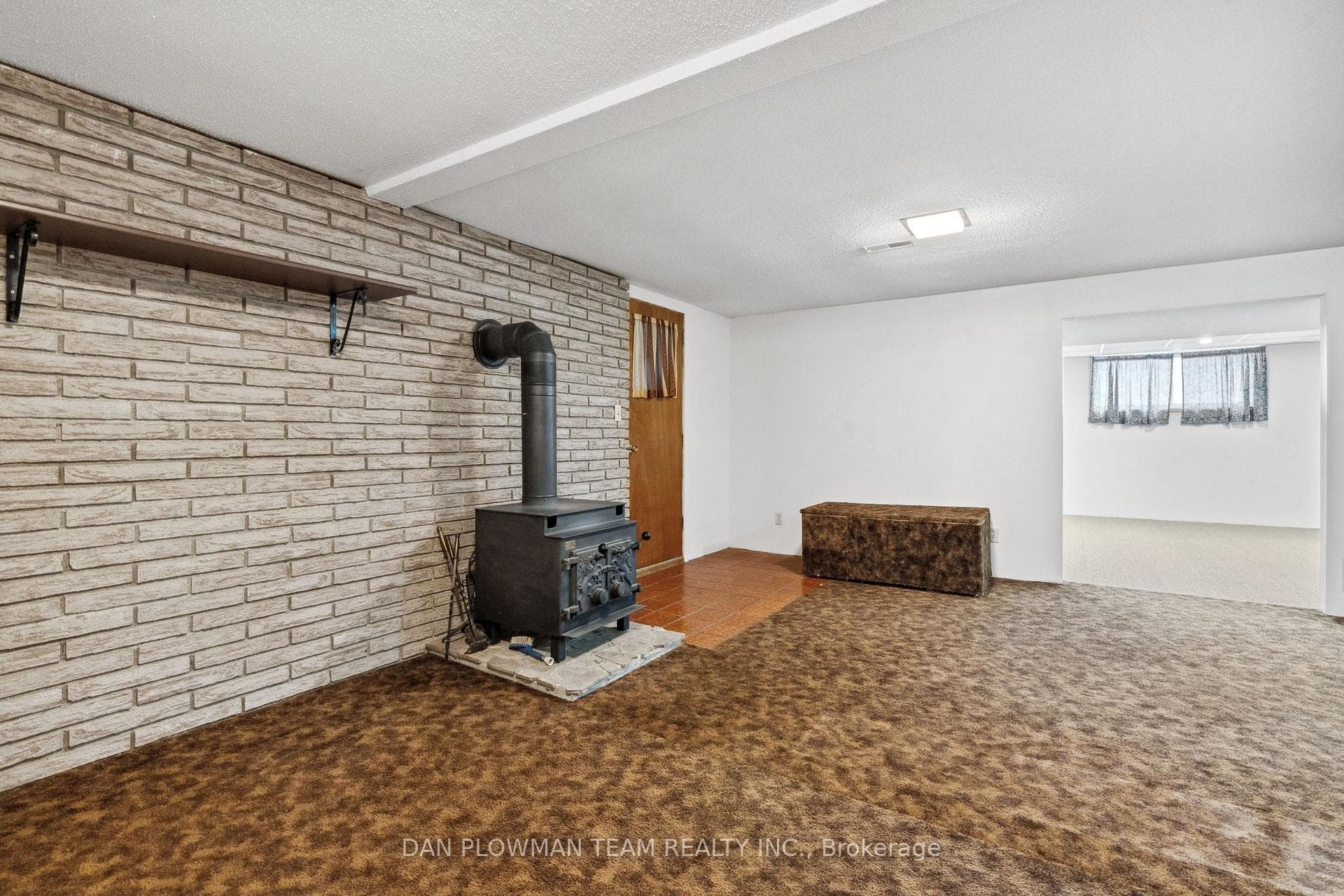 4880 Liberty Street photo 28