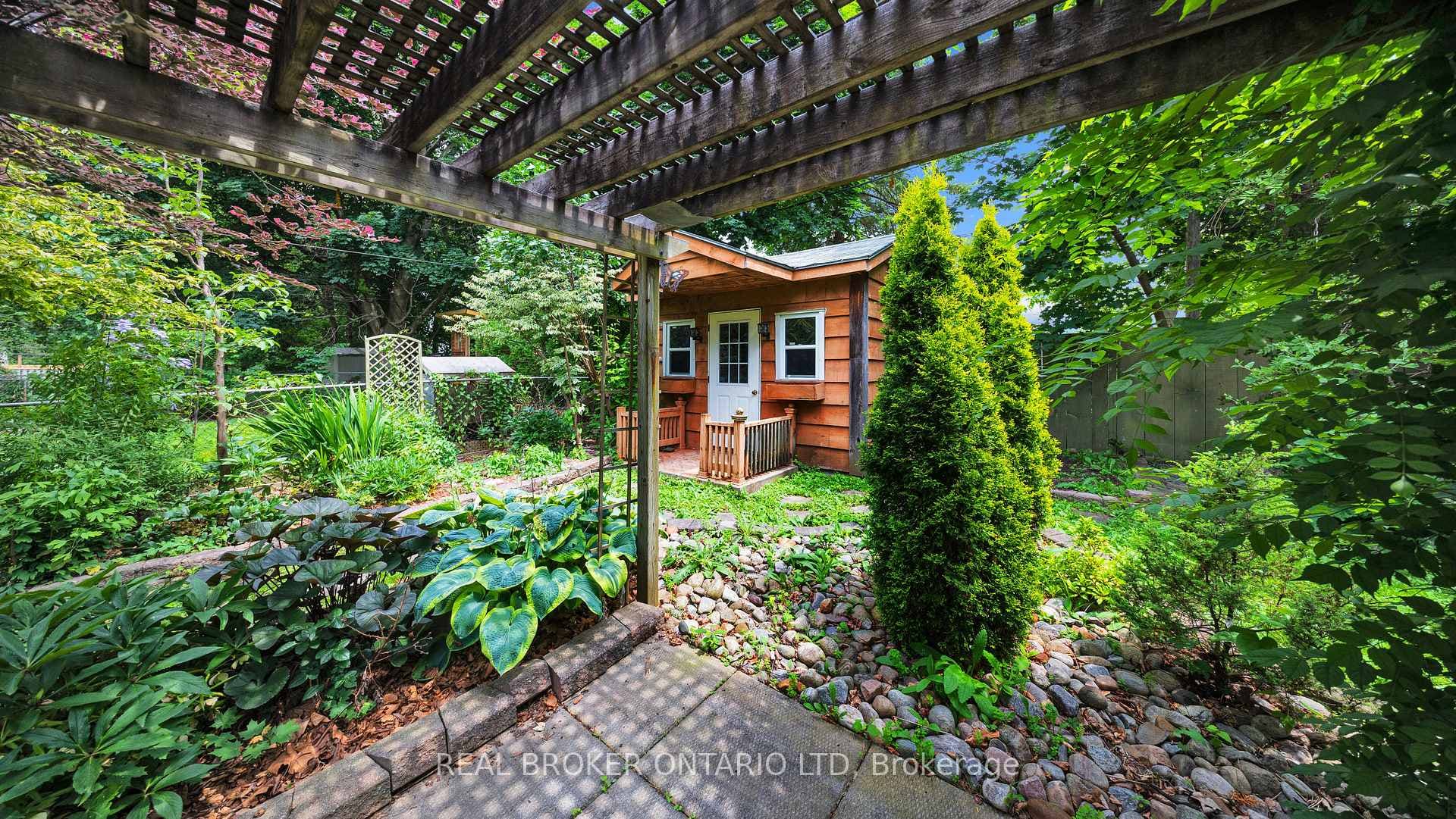 74 Sterling Street photo 37