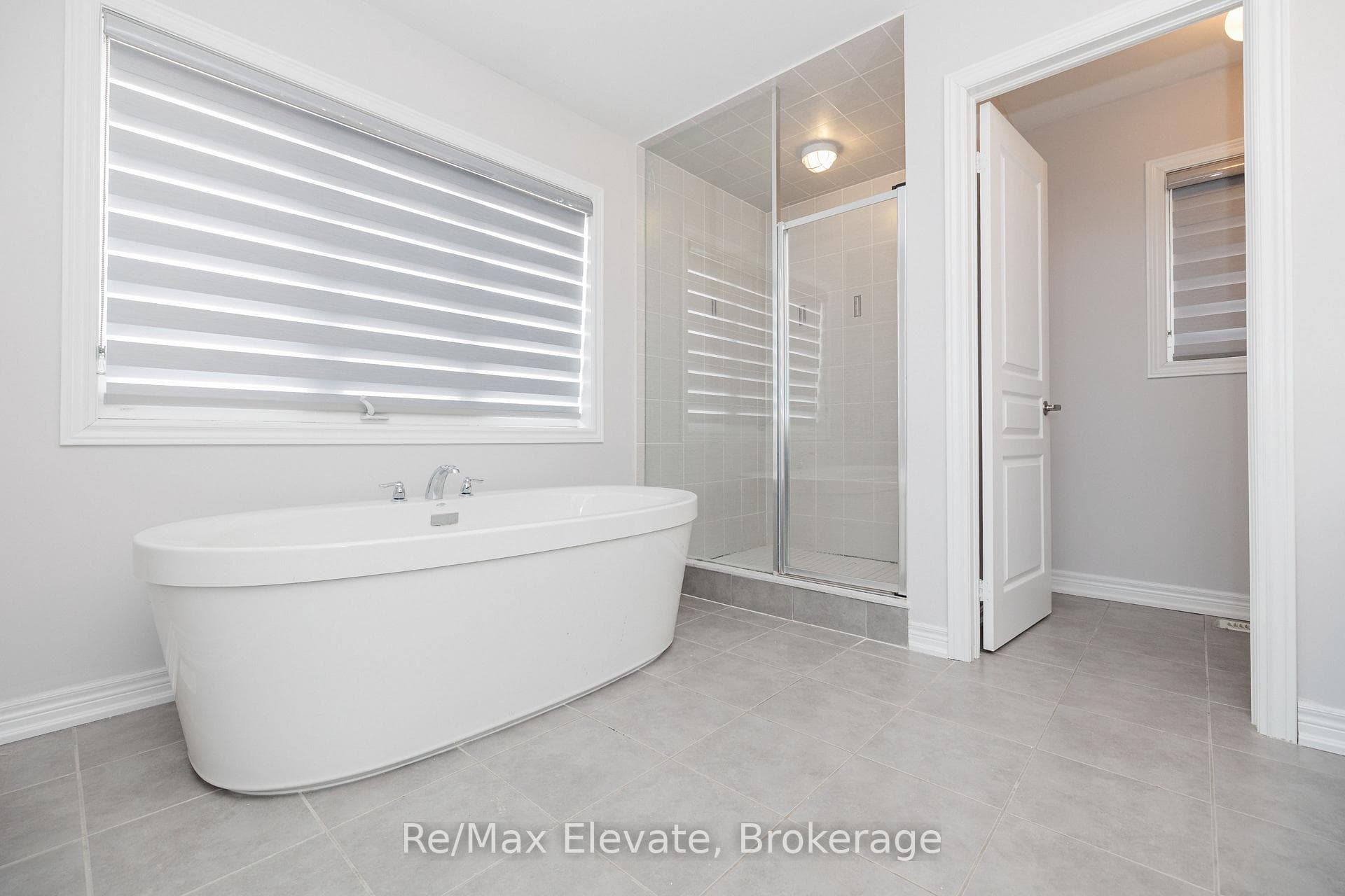 958 Green Street photo 3
