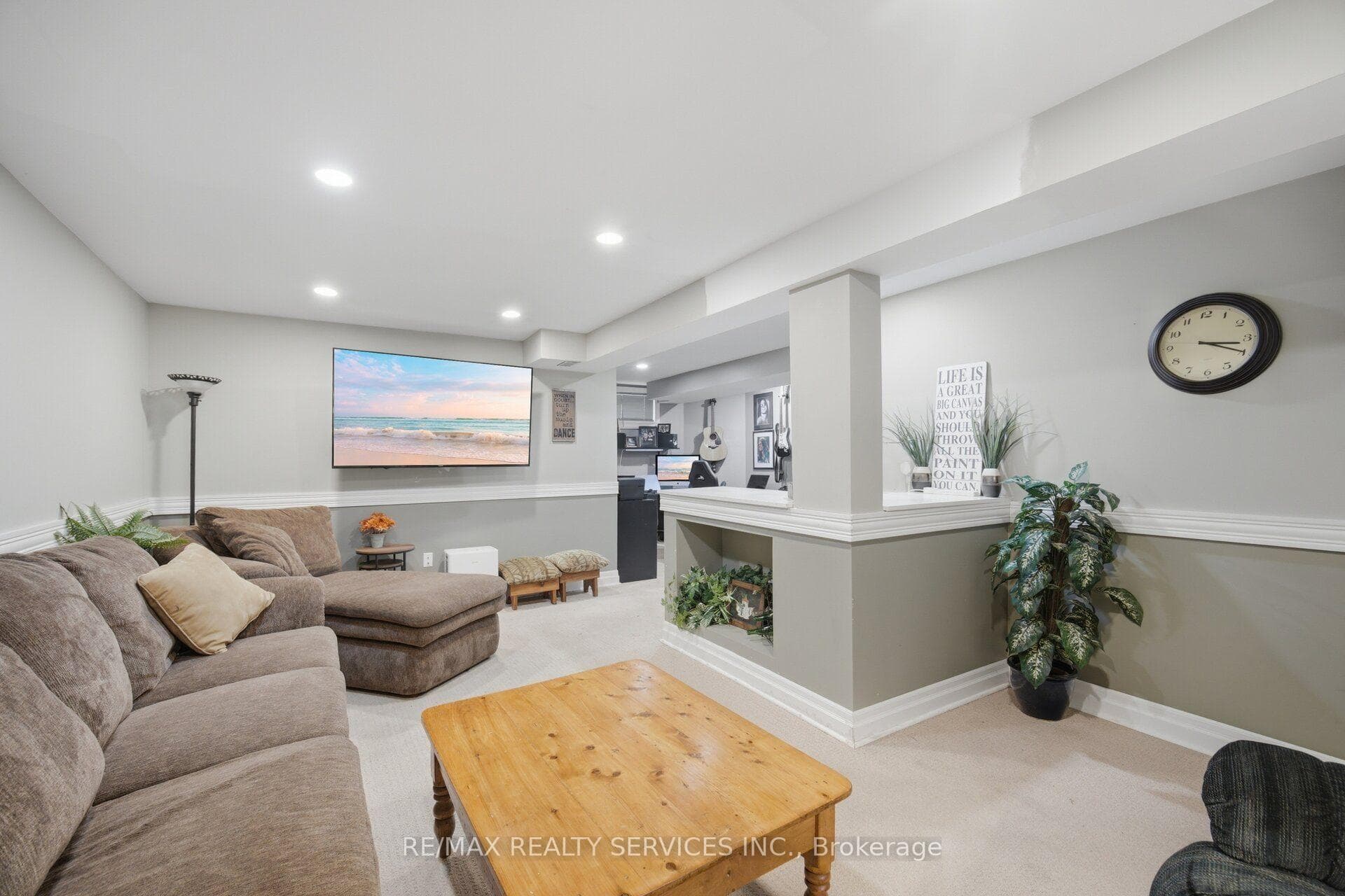 30 Henderson Crescent photo 20