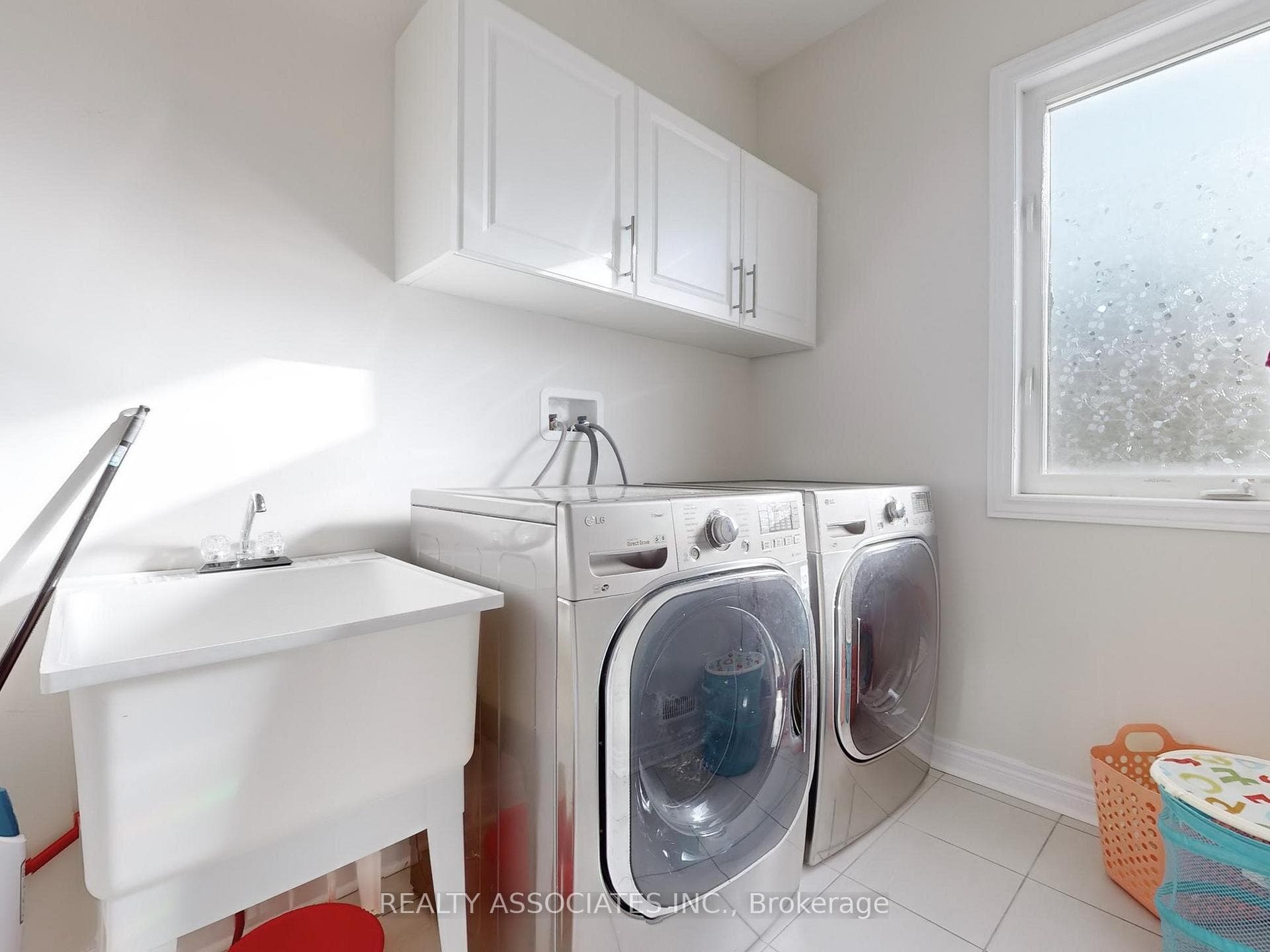 329 Chouinard Way photo 30