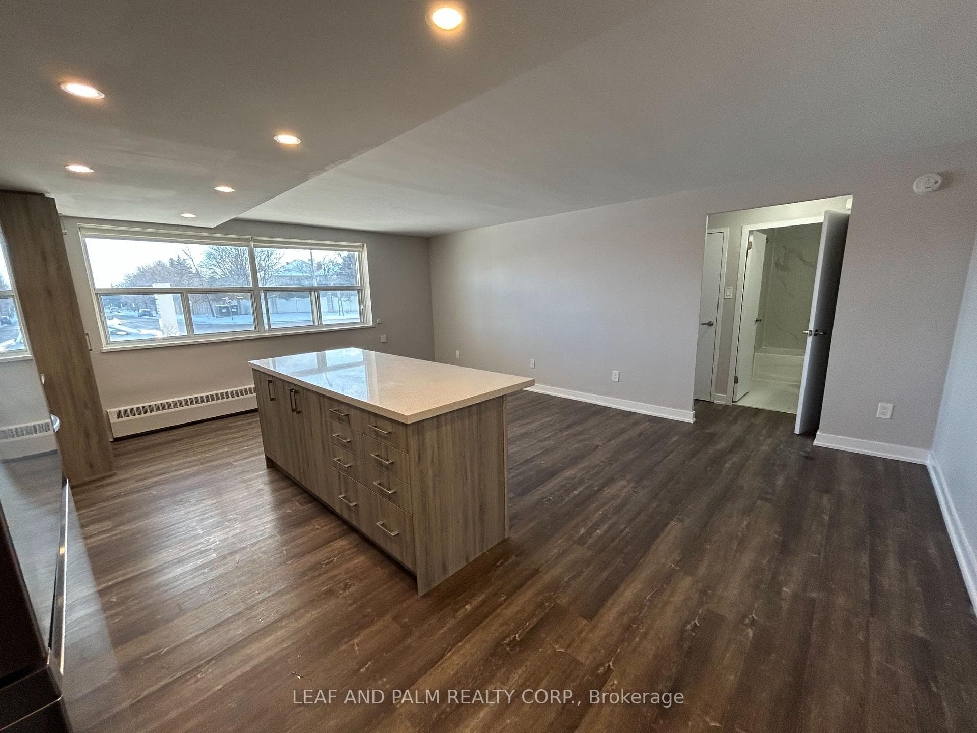 9960 Bayview Avenue Unit 106 photo 3