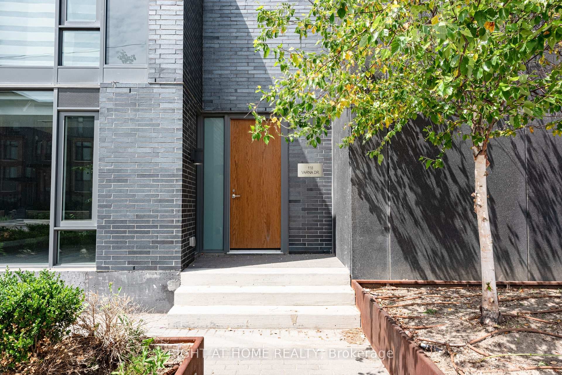 118 Varna Drive Unit 101 photo 26