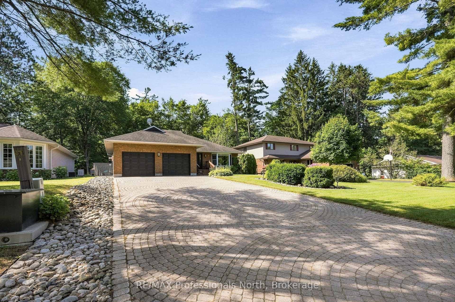 8 PALMER Court photo 4