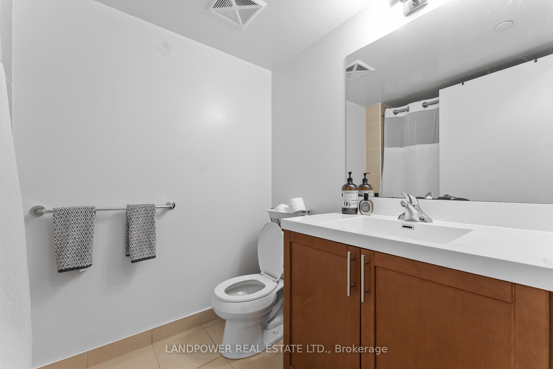 830 Lawrence Avenue Unit 724 photo 8