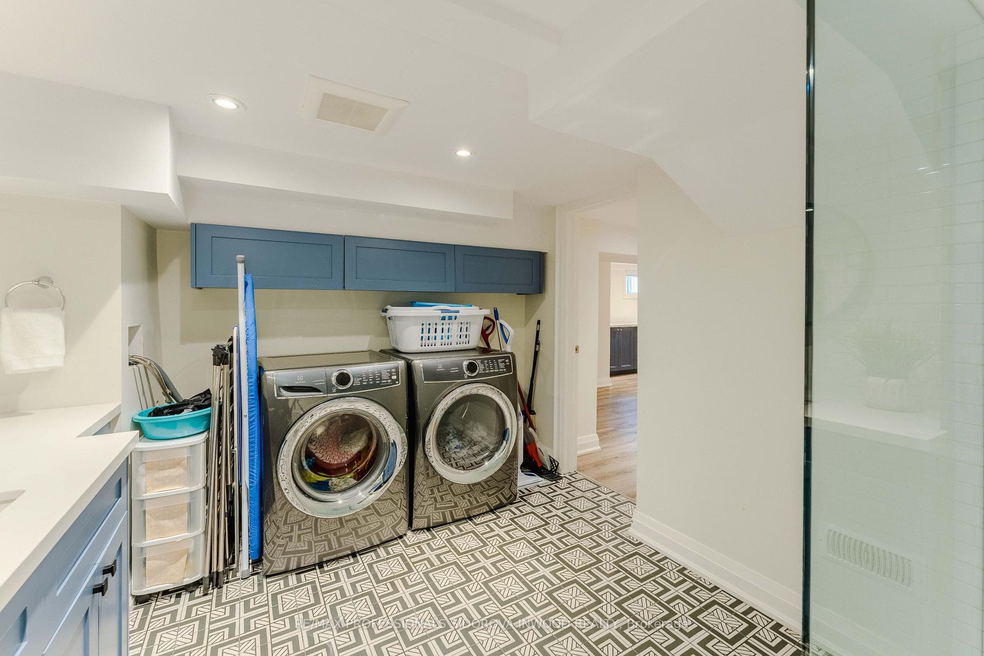 50 Evelyn Avenue photo 38