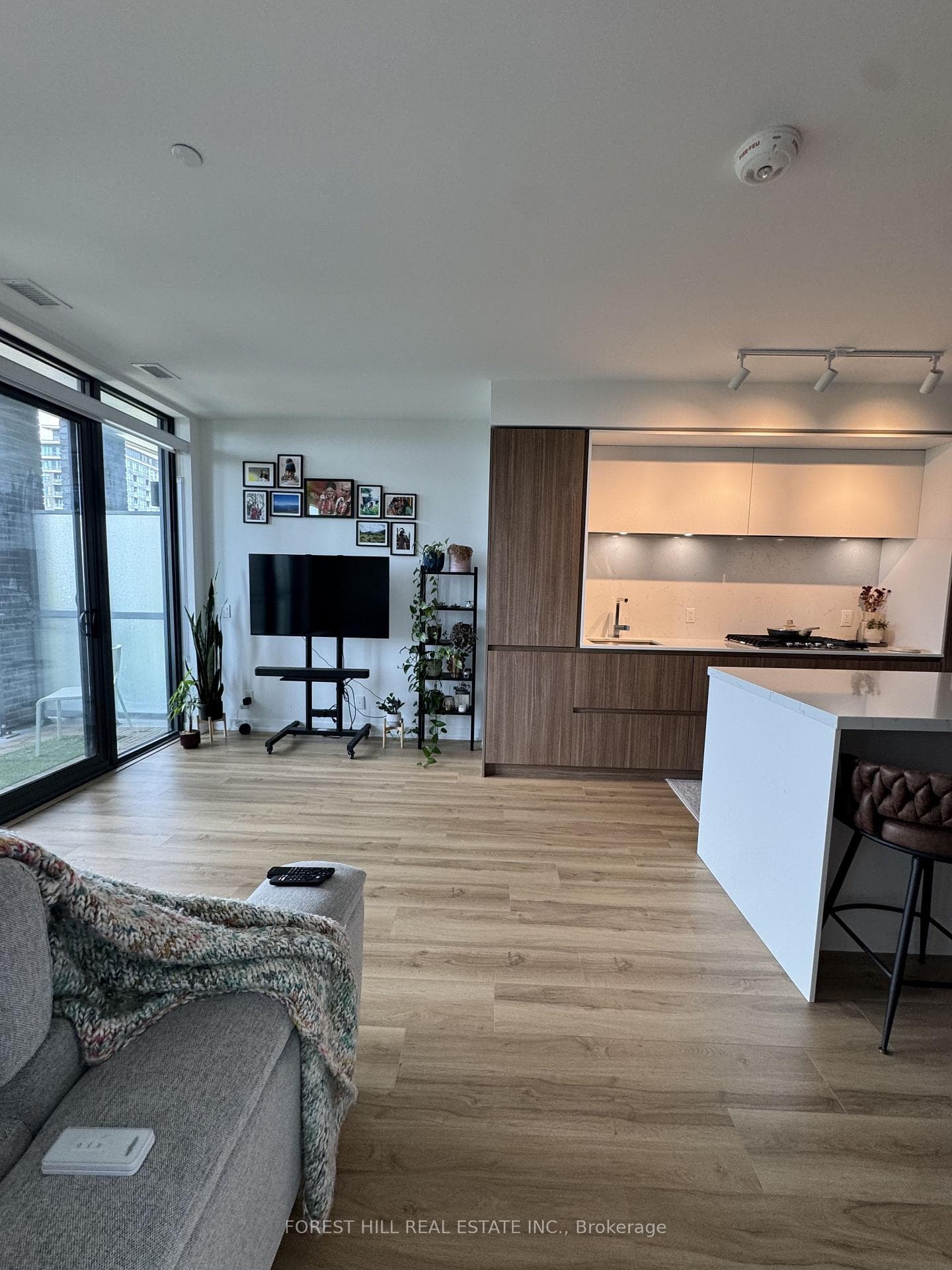 1 Hillsdale Avenue Unit 609 photo 7