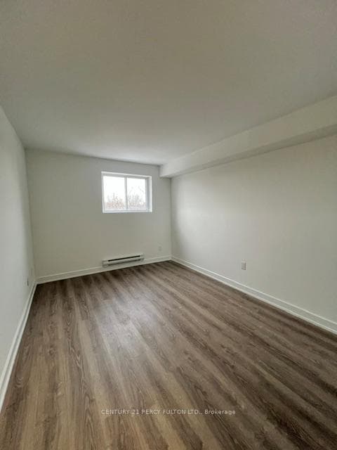 19 Regency Crescent Unit 404 photo 5