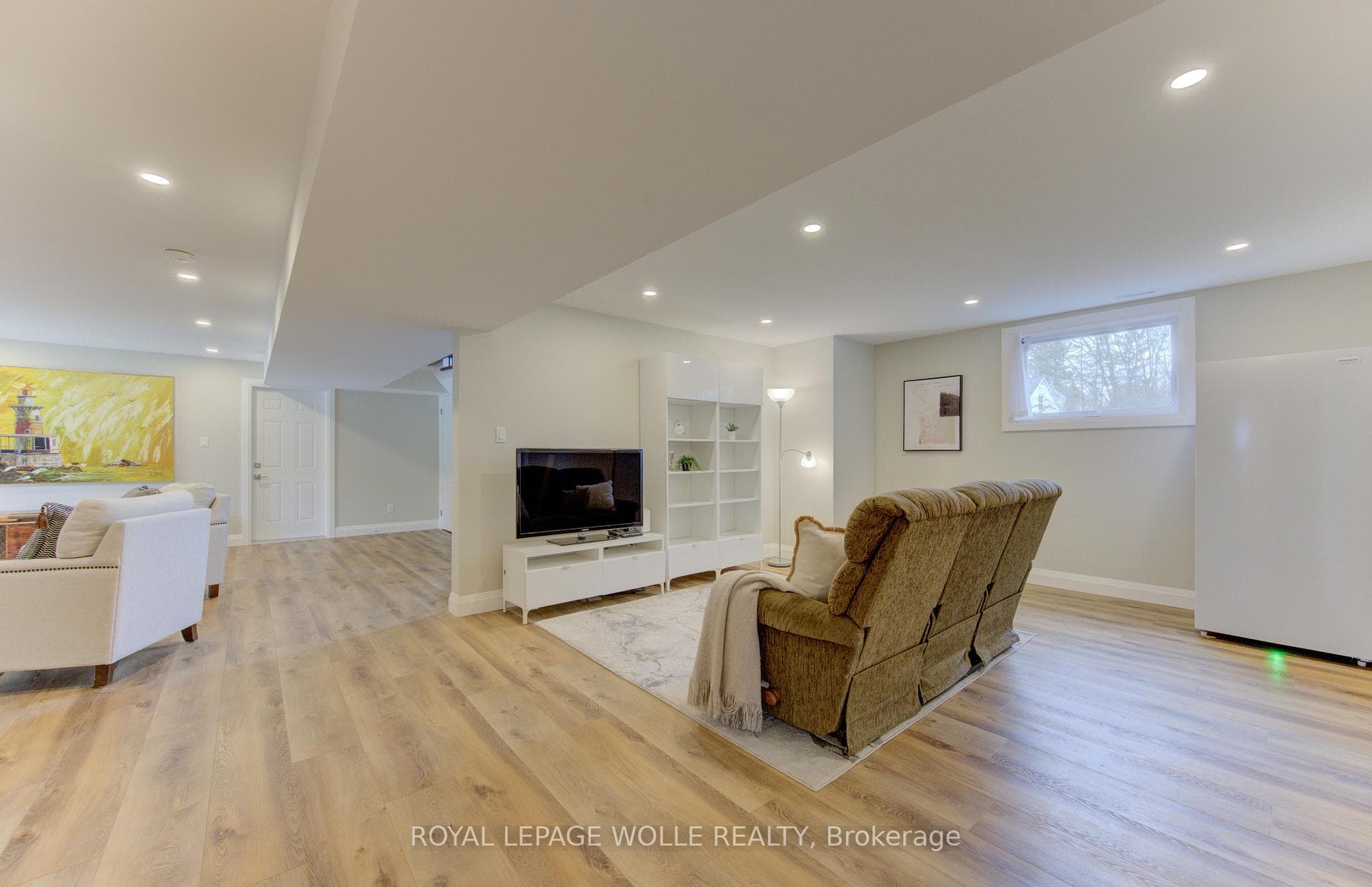 395 Warrington Drive photo 36