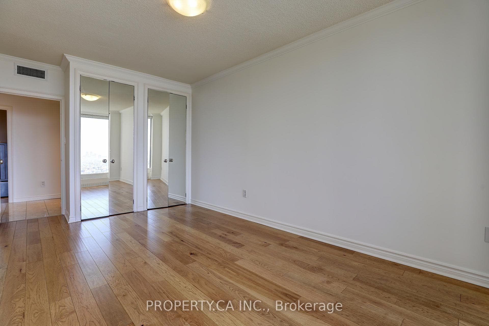 2045 Lake Shore Boulevard Unit 3701 photo 24