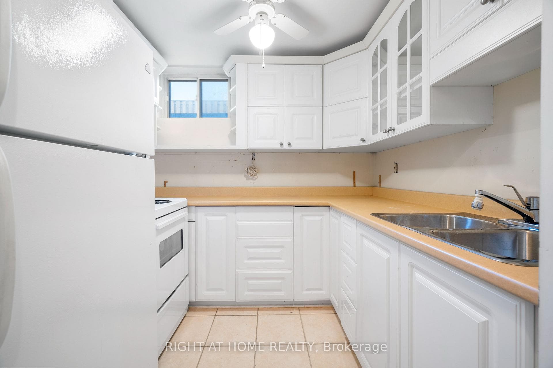 1030 MCCULLOUGH Drive photo 19