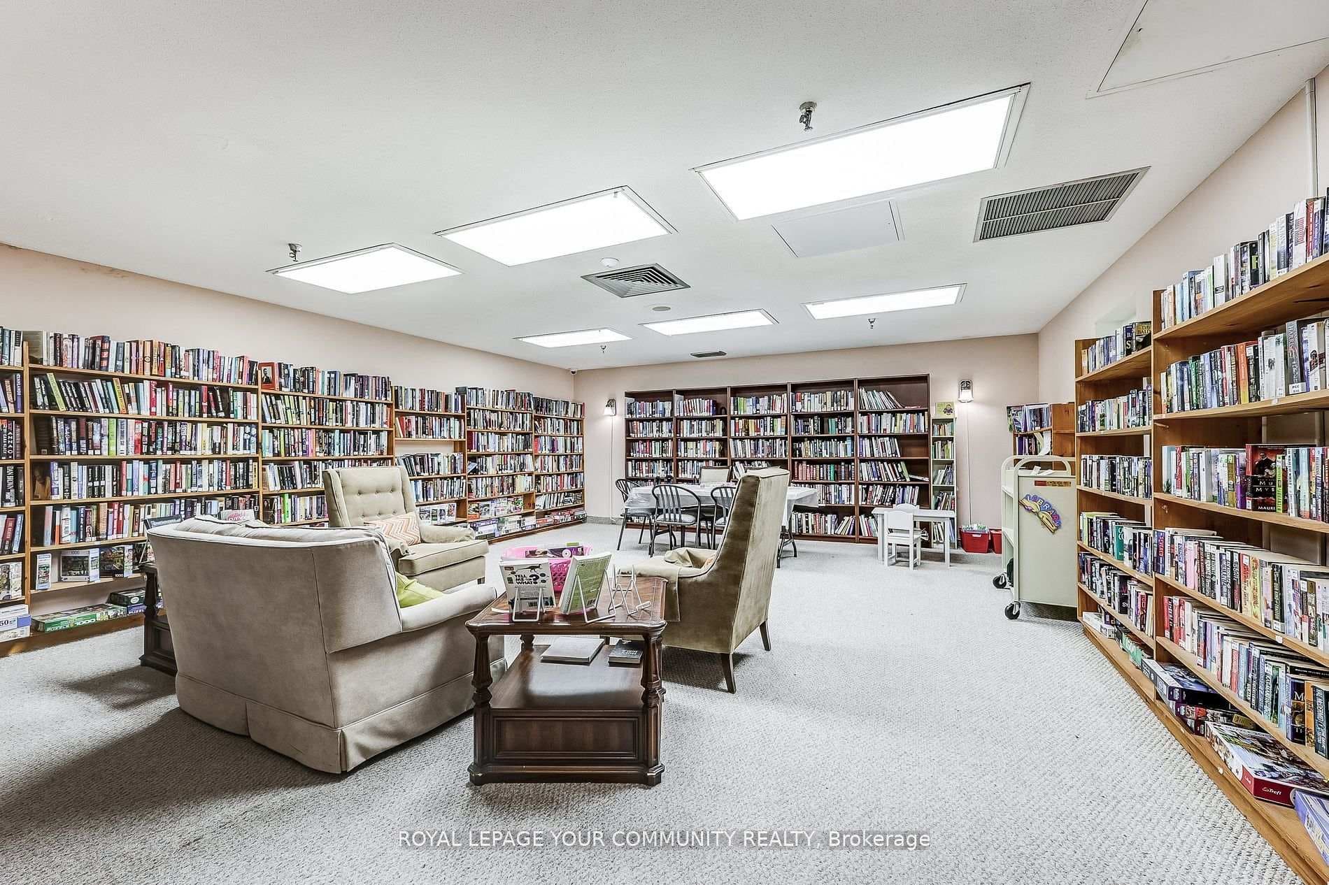 1333 Bloor Street Unit 2307 photo 40