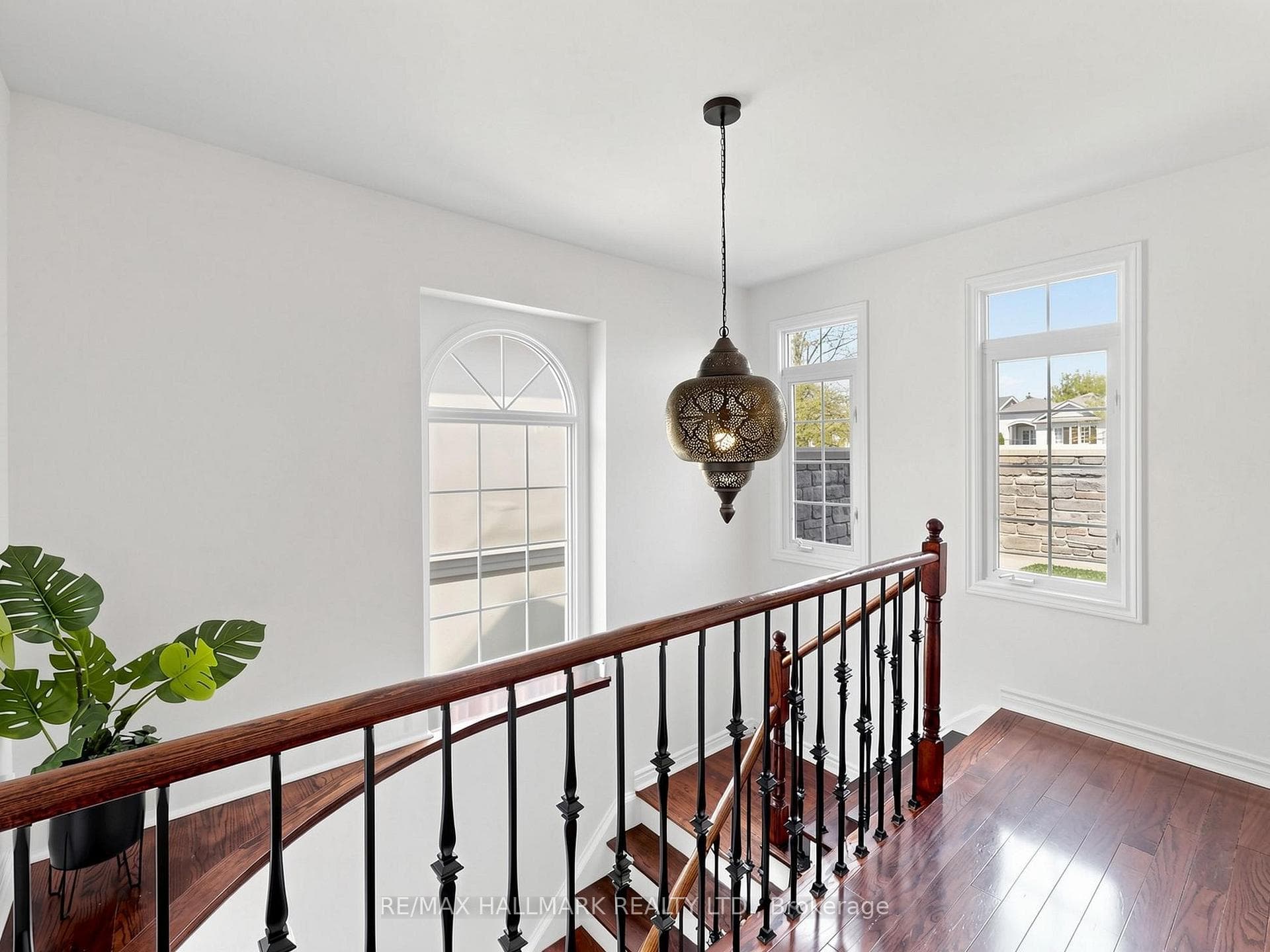34 Willow Tree Street photo 13
