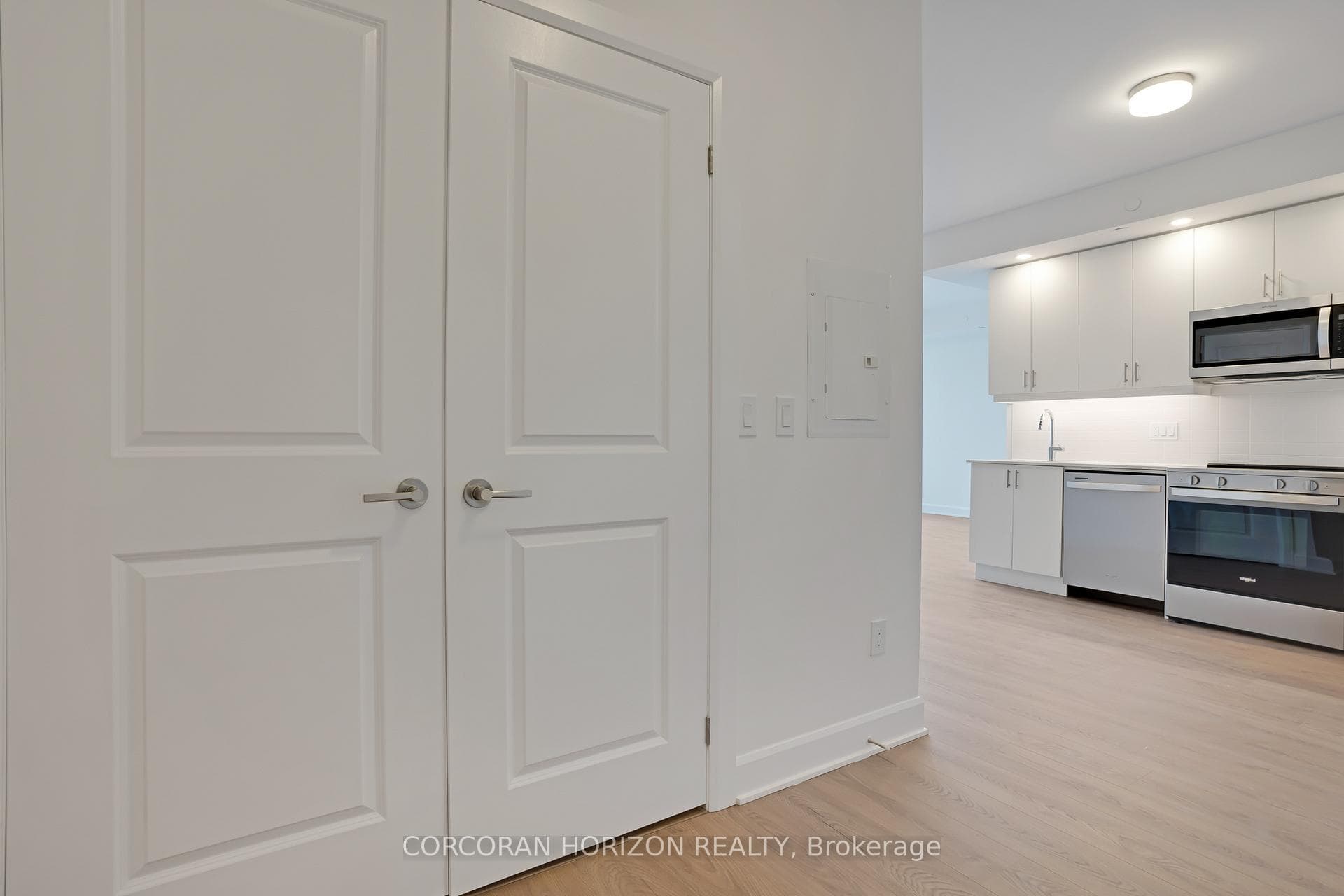 3240 William Coltson Avenue Unit 601 photo 6