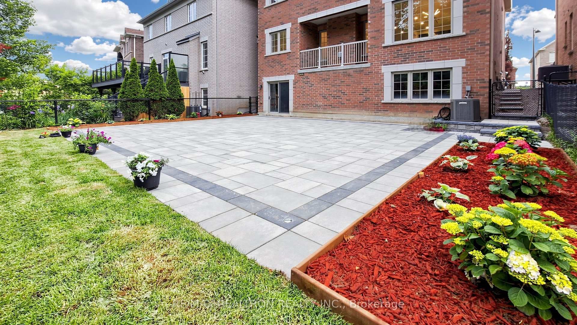 66 Kashani Court photo 43