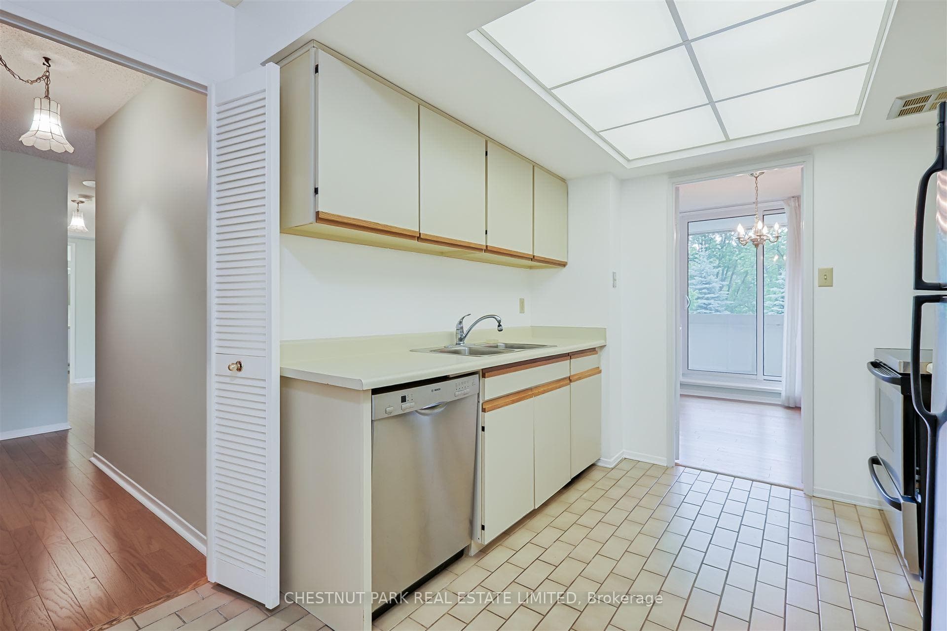 75 Wynford Heights Crescent Unit 305 photo 20