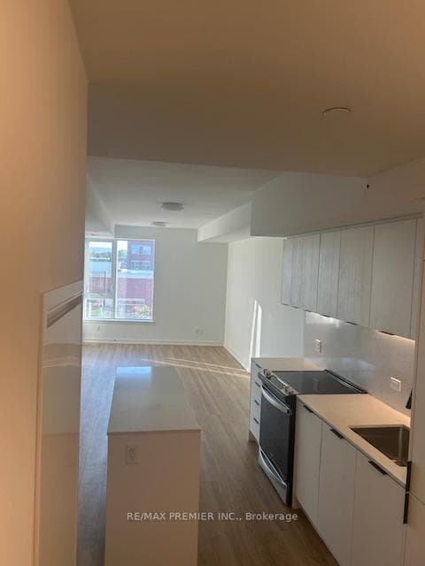 31 Huron Street Unit 219 photo 4