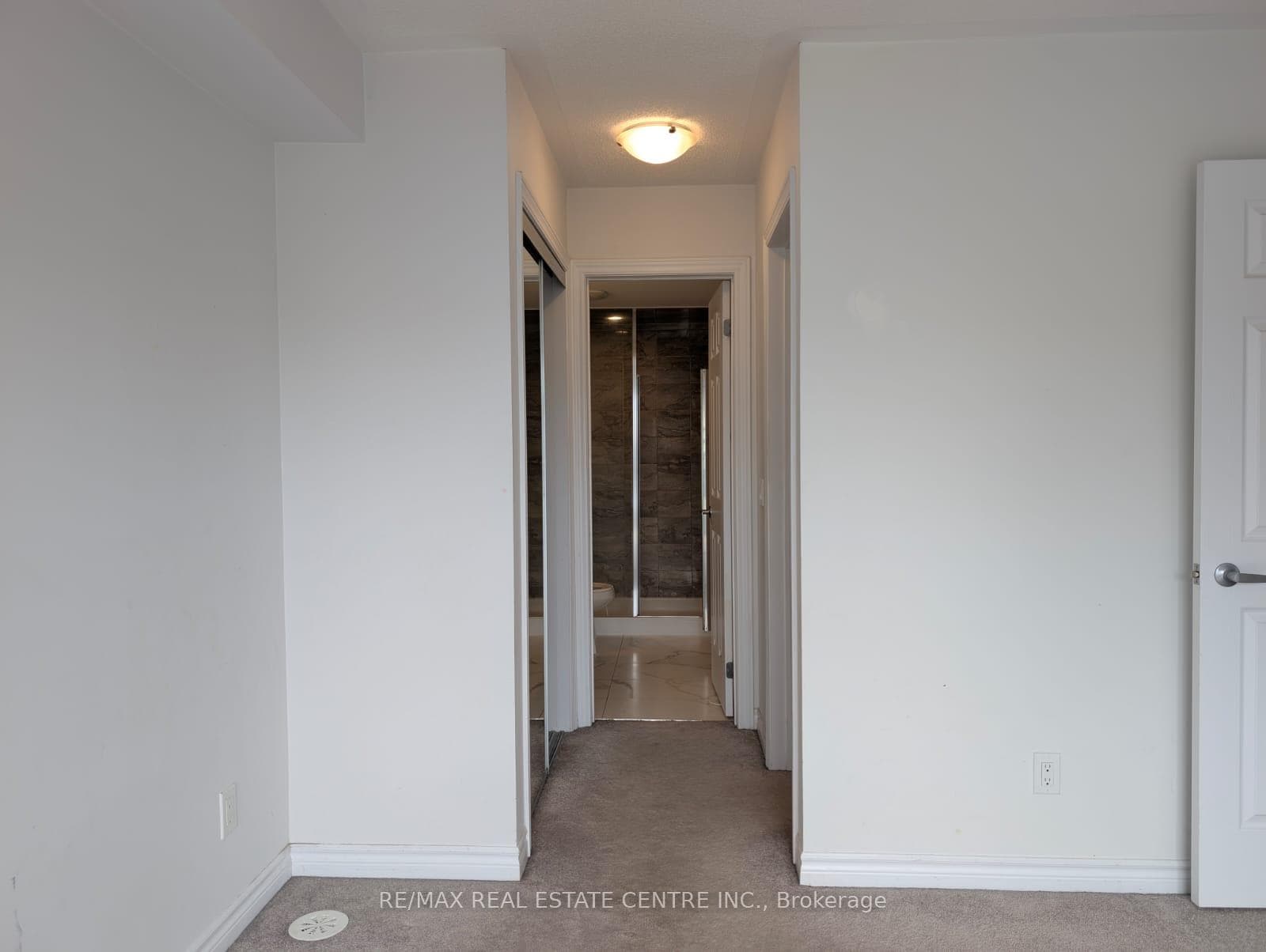 3045 Cascade Common photo 8