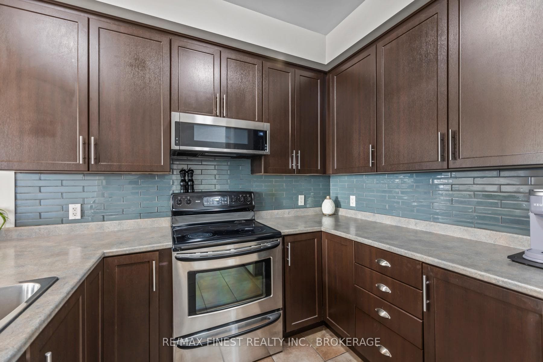 763 NEWMARKET Lane photo 12