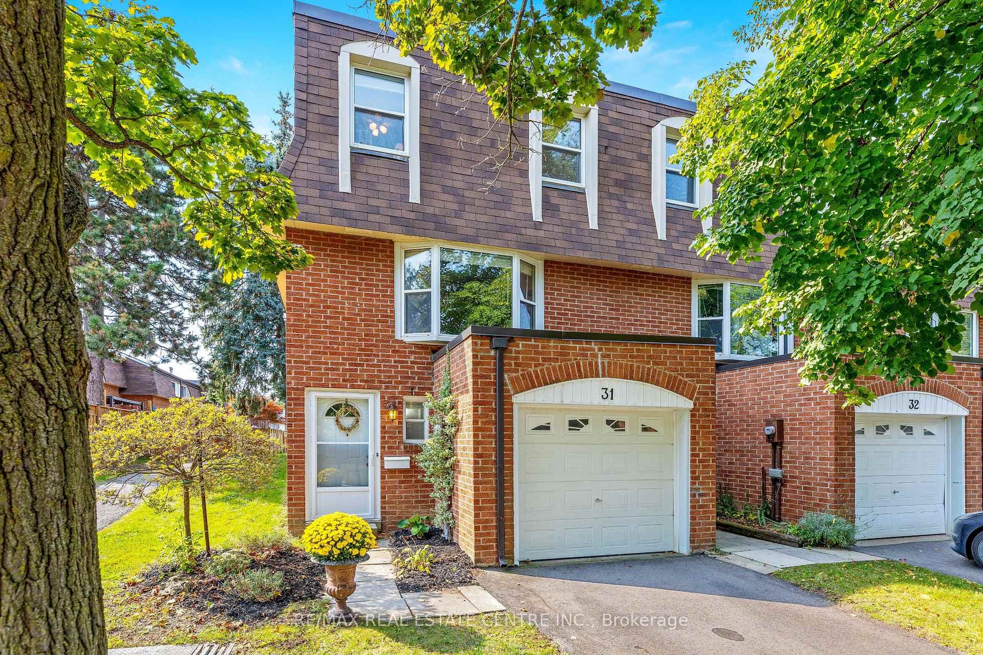 235 Bronte Street Unit 31 photo 1