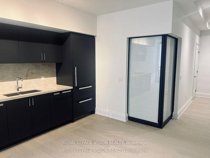 505 Glencairn Avenue Unit 211 photo 6