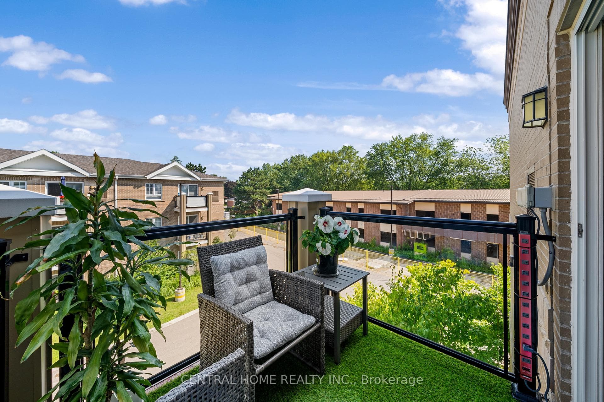 481 Rupert Avenue Unit 304 photo 26