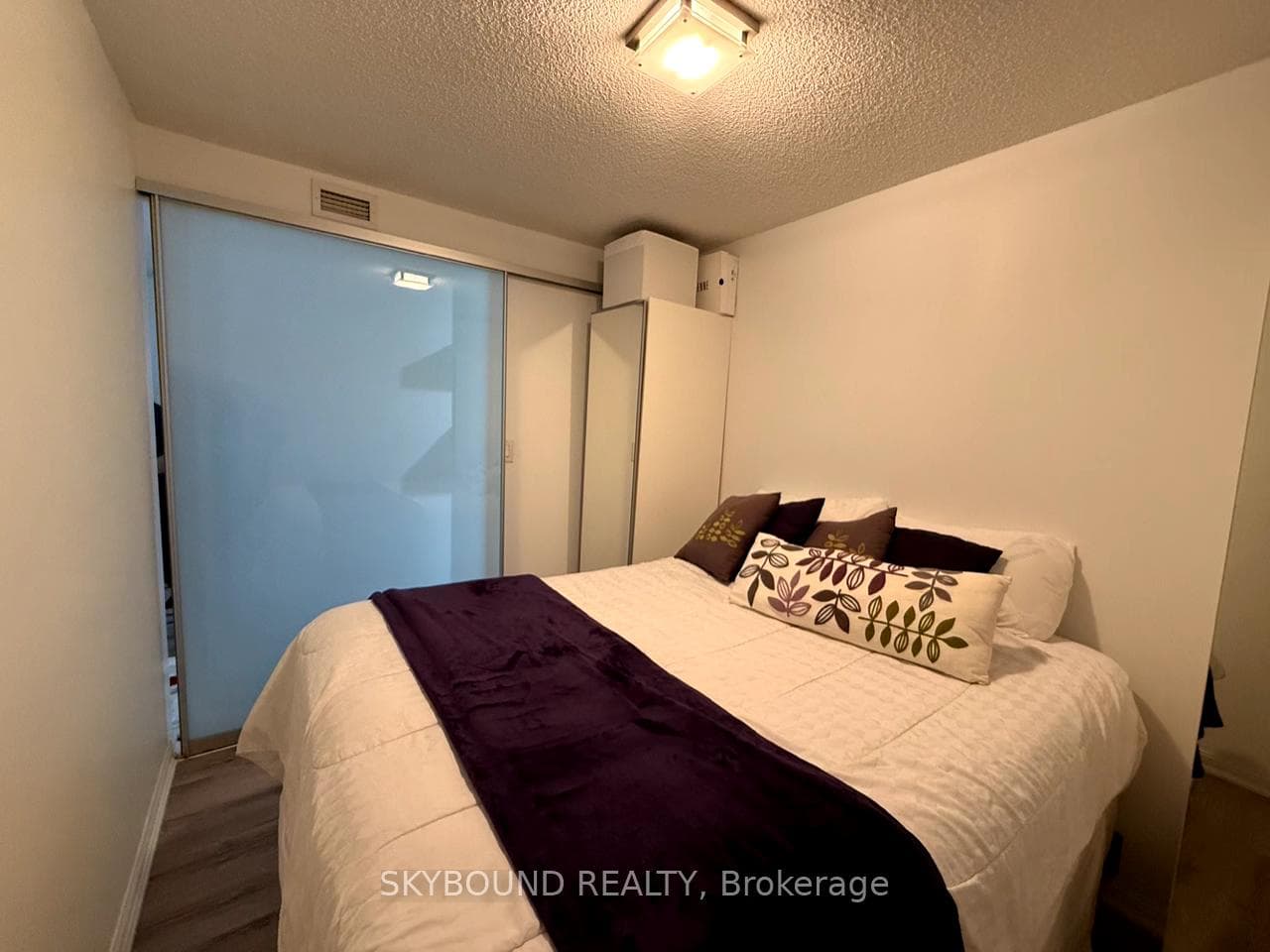 400 Adelaide Street Unit 801 photo 14