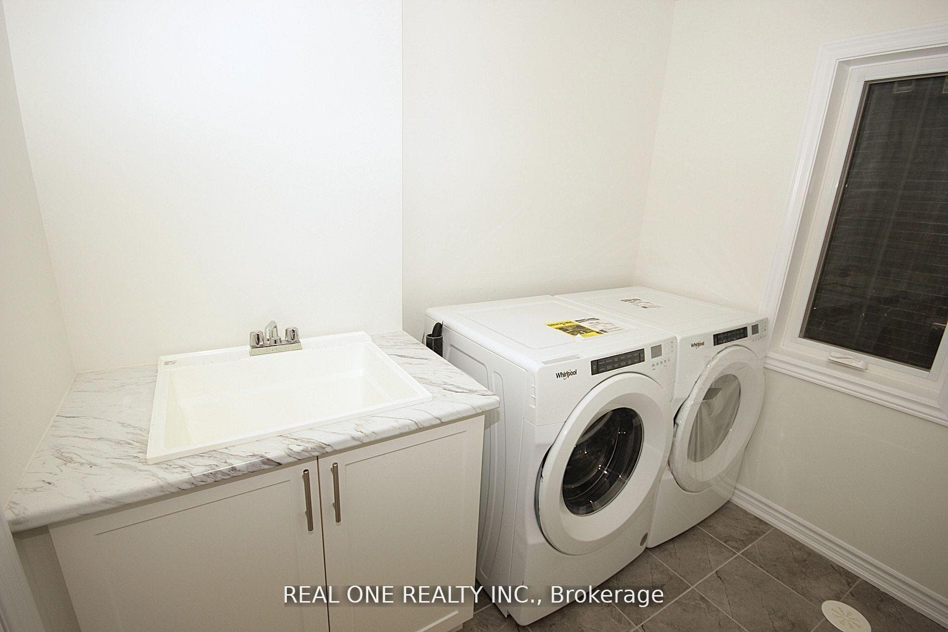 11 Gothenburg Lane photo 28