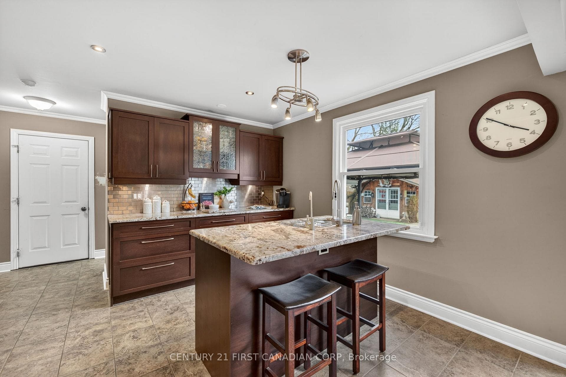 1093 Viscount Road photo 16