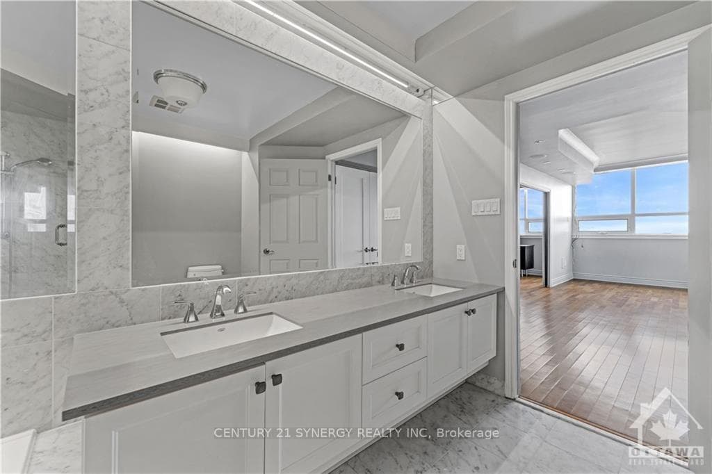 1480 RIVERSIDE Drive Unit 2906 photo 20
