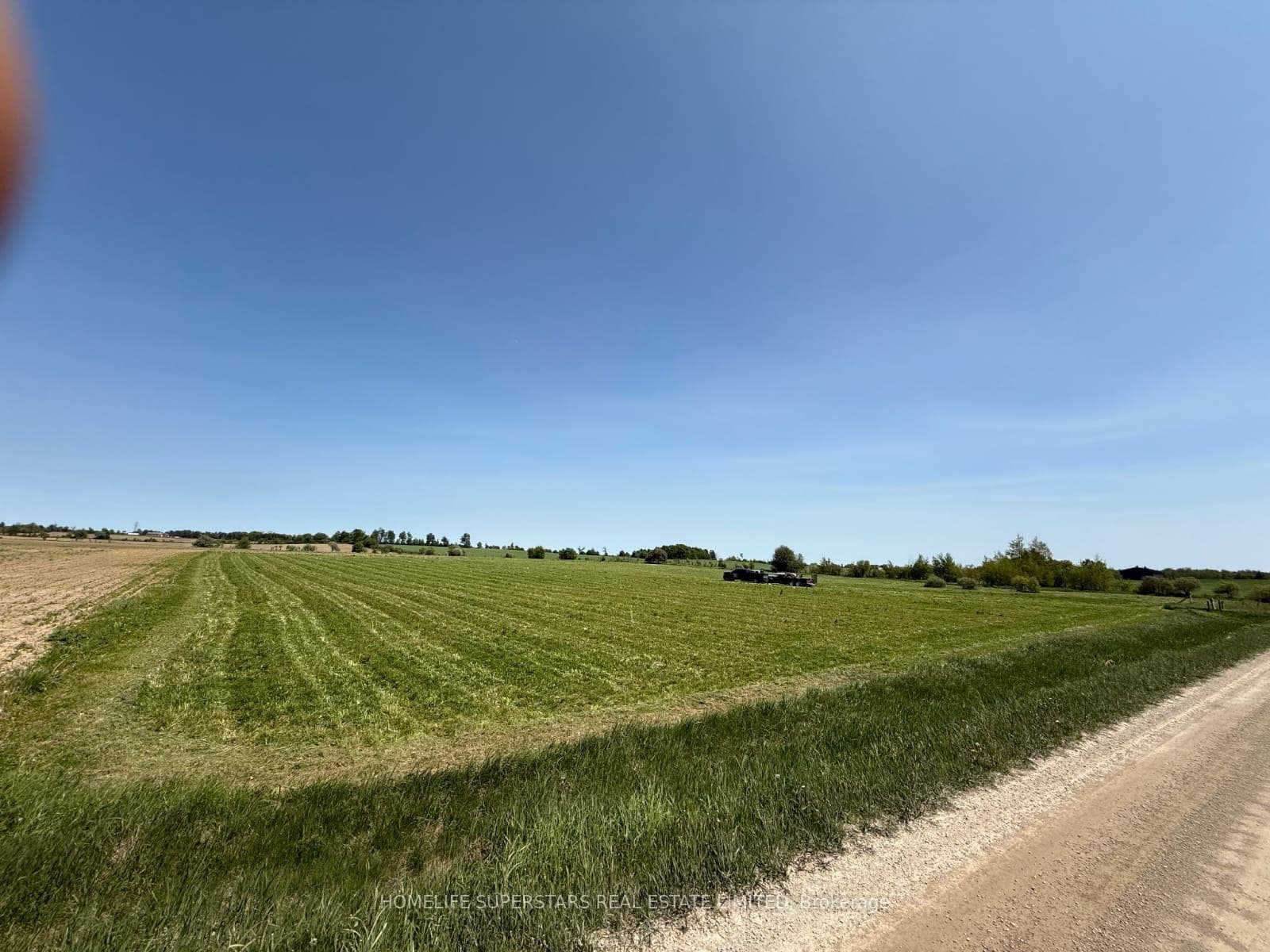 214131 10th Line photo 1