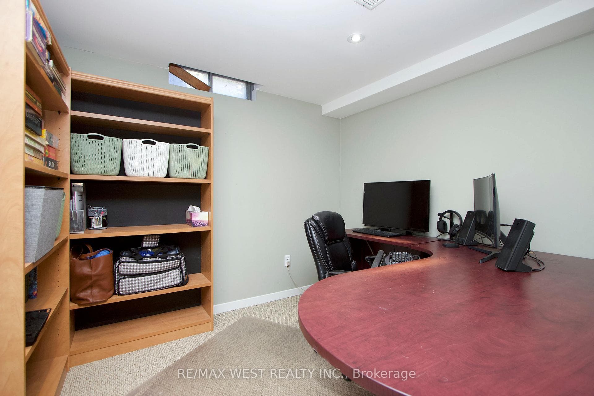 450 Bristol Crescent Unit 45 photo 23