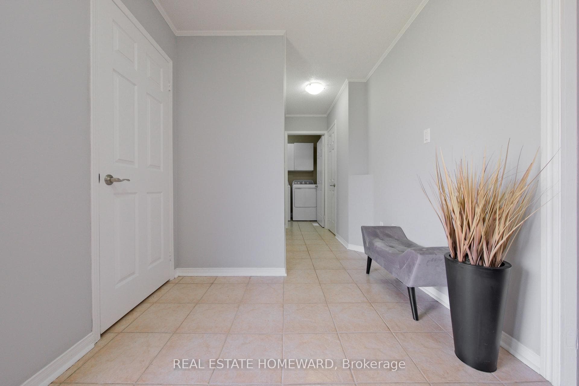 1283 Vincent Crescent photo 29