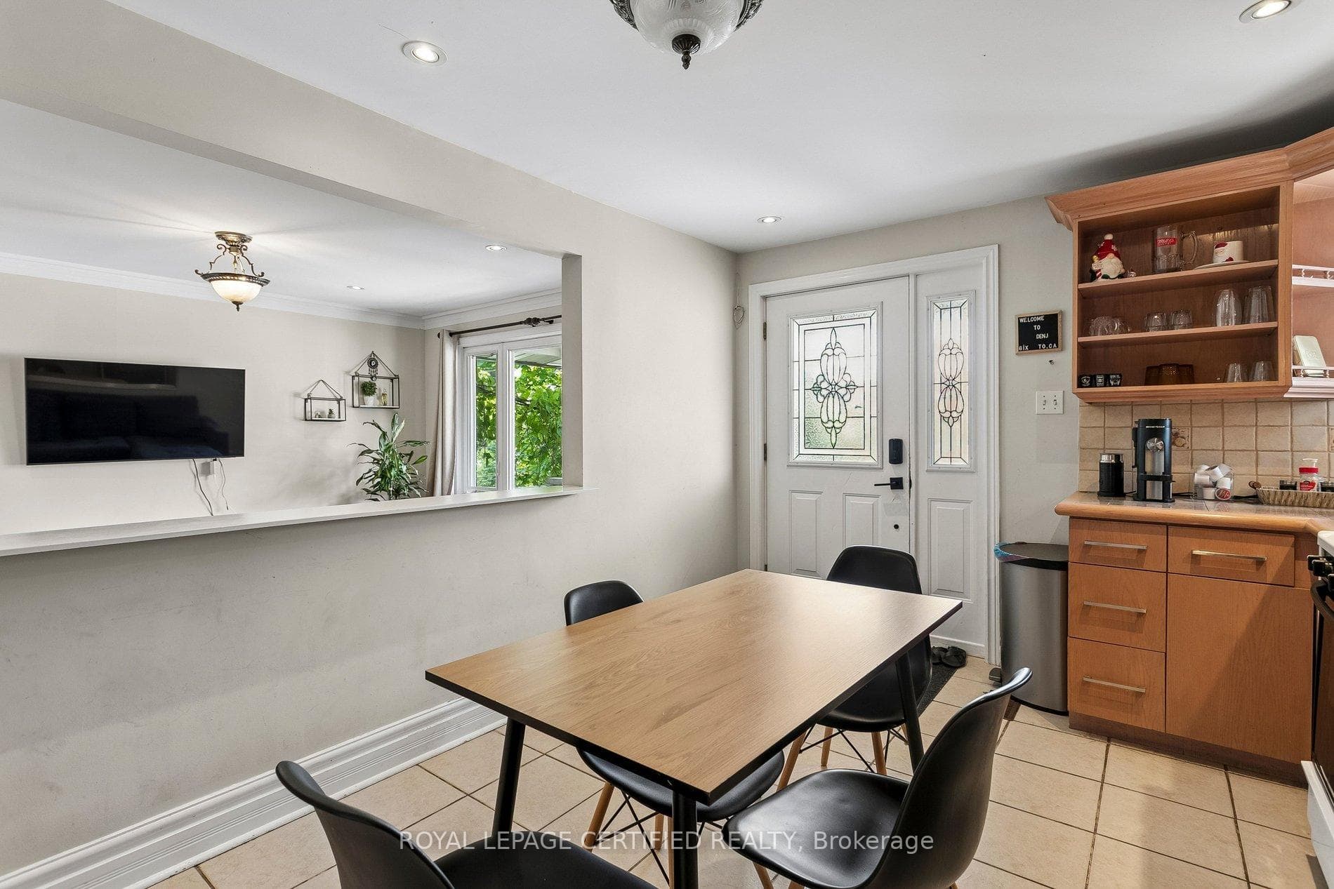 33 Donald Avenue photo 8