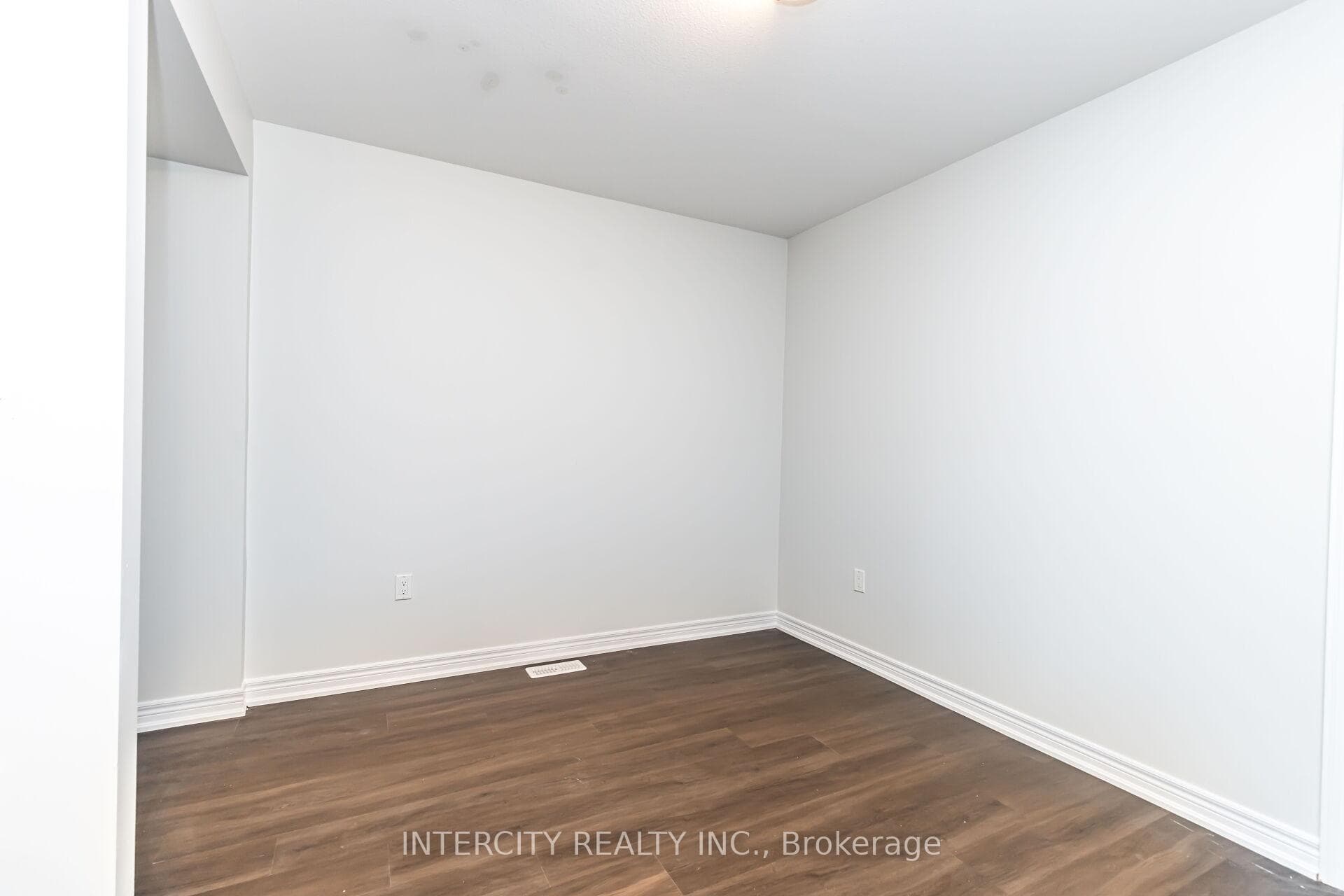 6141 Eaglewood Drive Unit 103 photo 20