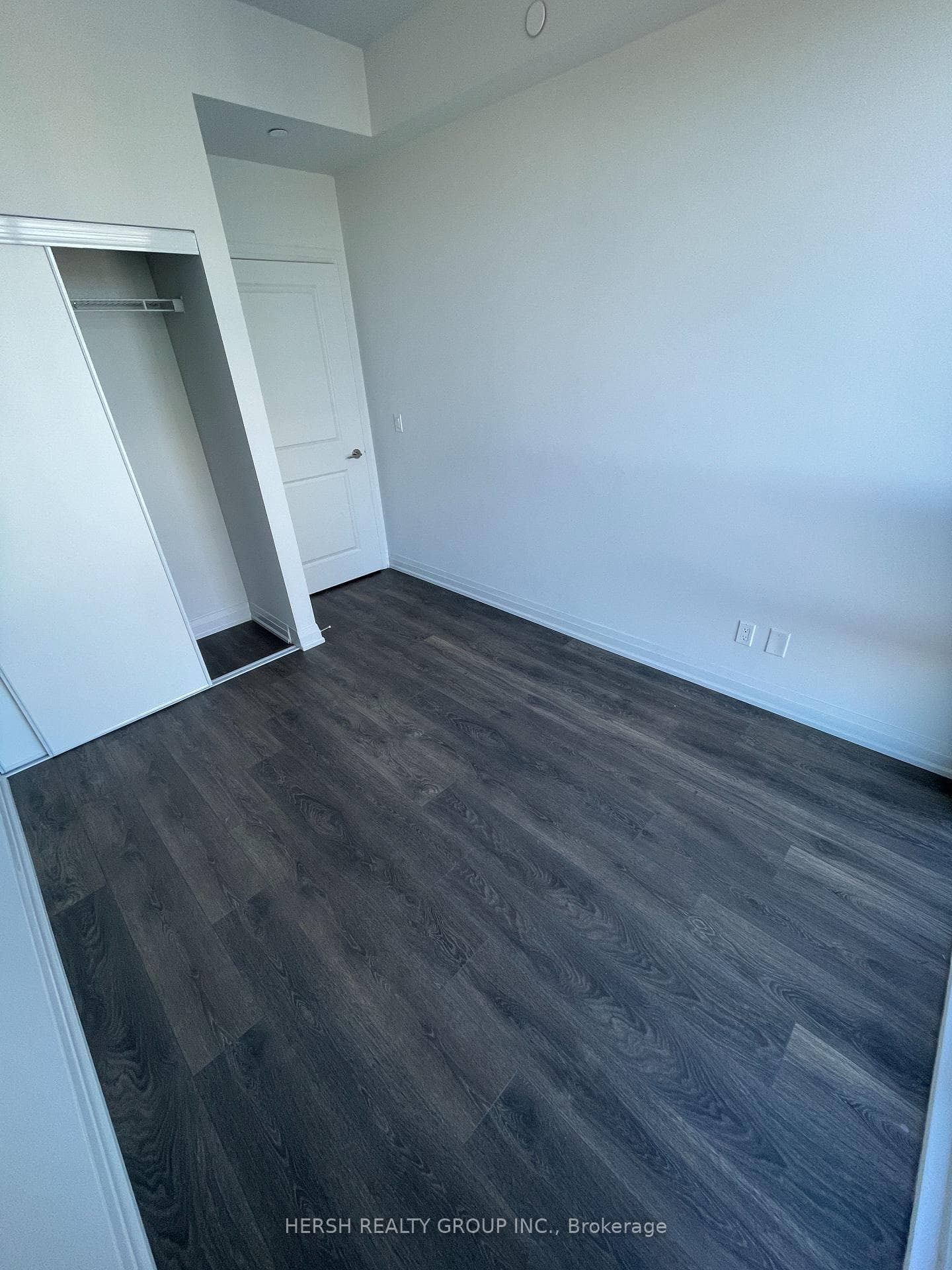 10 Meadowglen Place Unit 902 photo 6