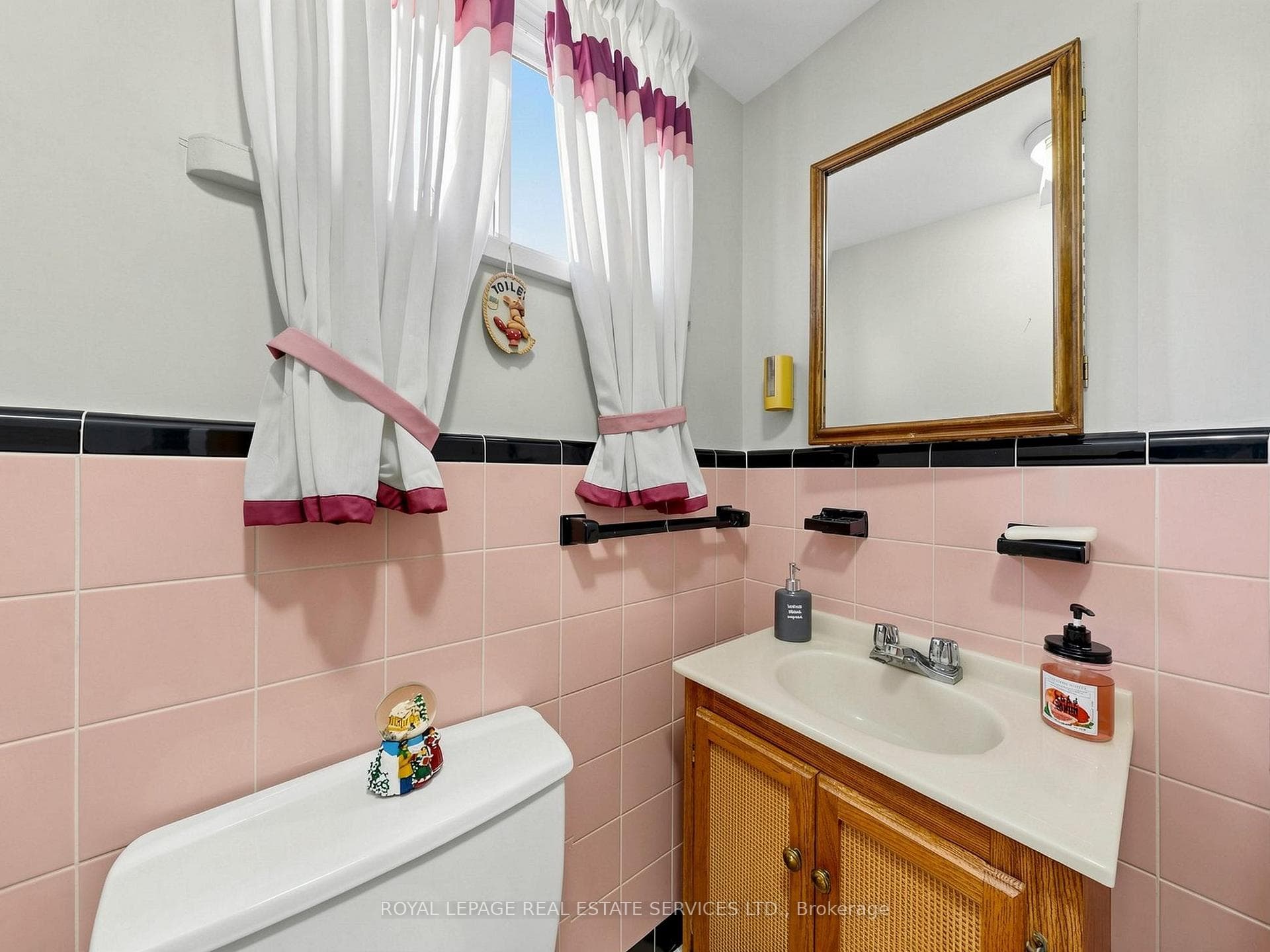 86 Whitburn Crescent photo 41