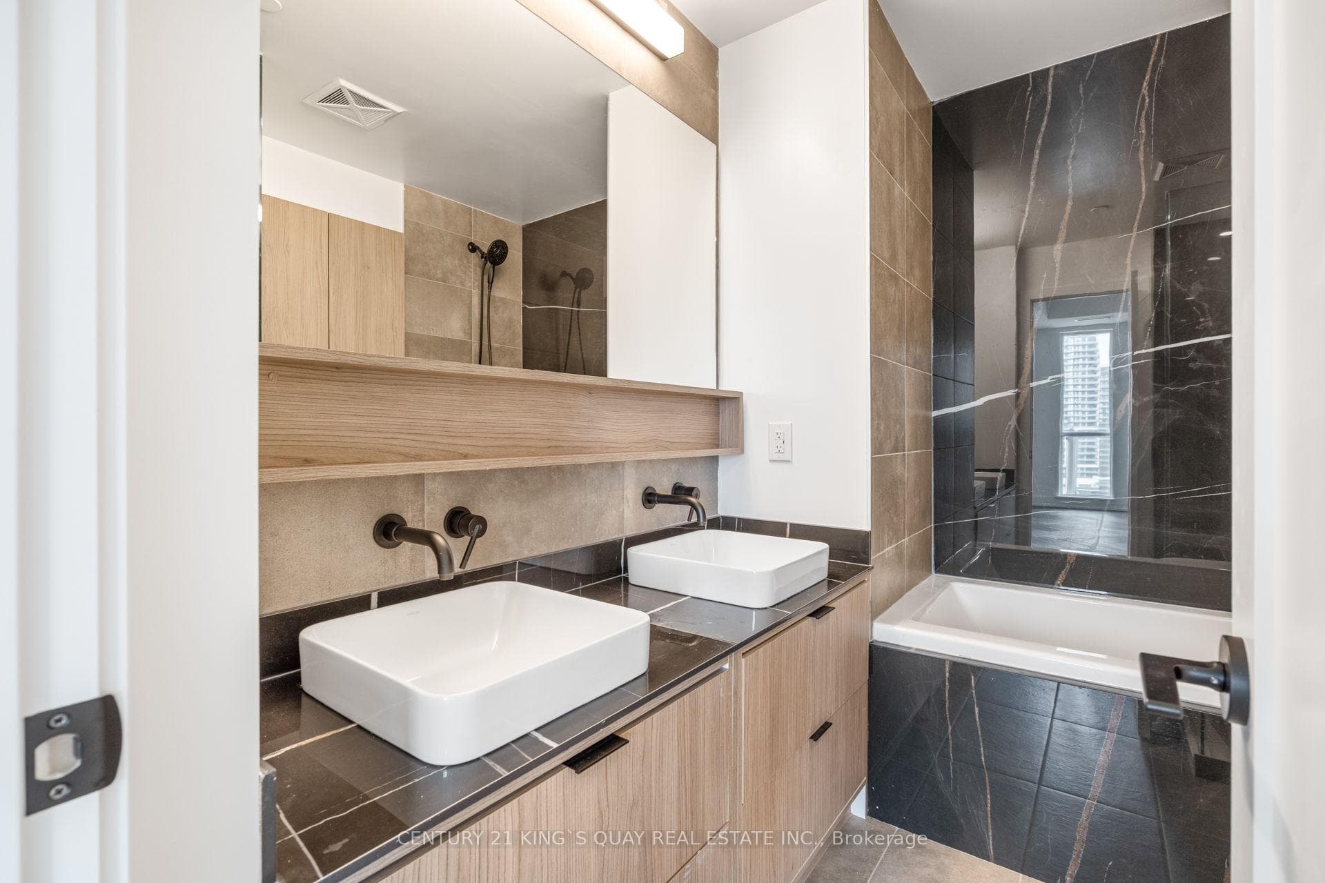 8888 Yonge Street Unit 1004 photo 18
