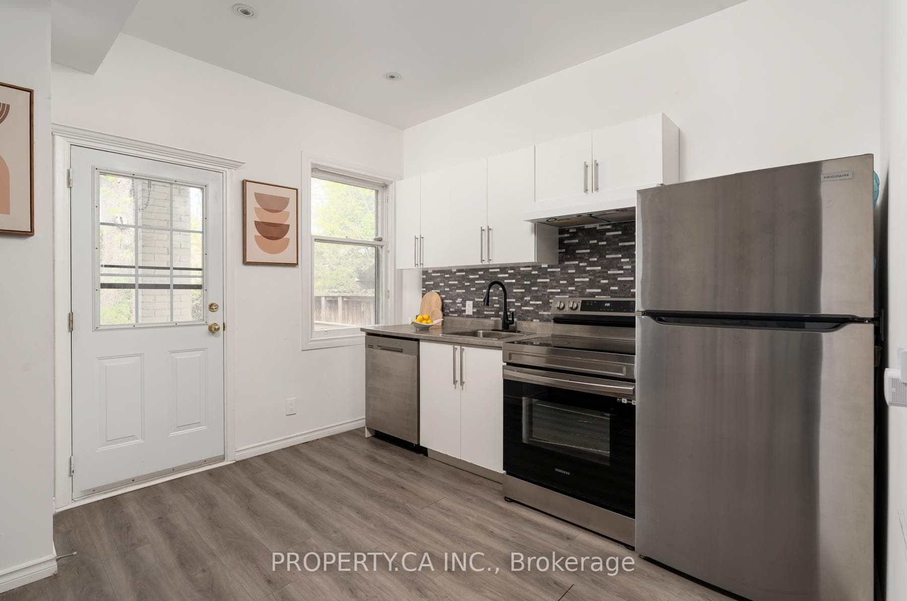 108 Albertus Avenue photo 5