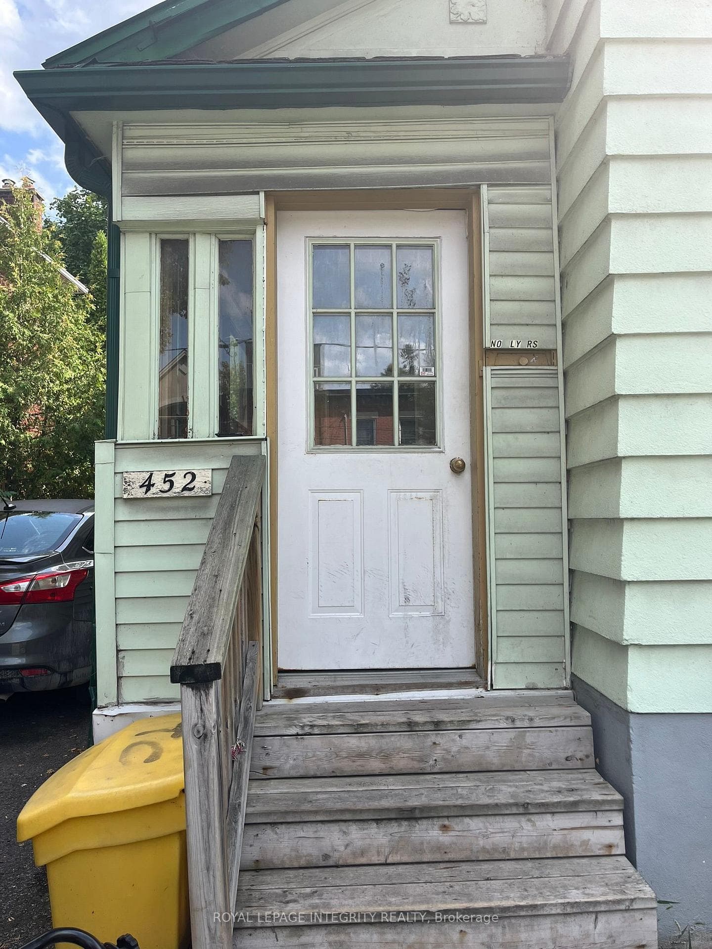 452 Sunnyside Ave