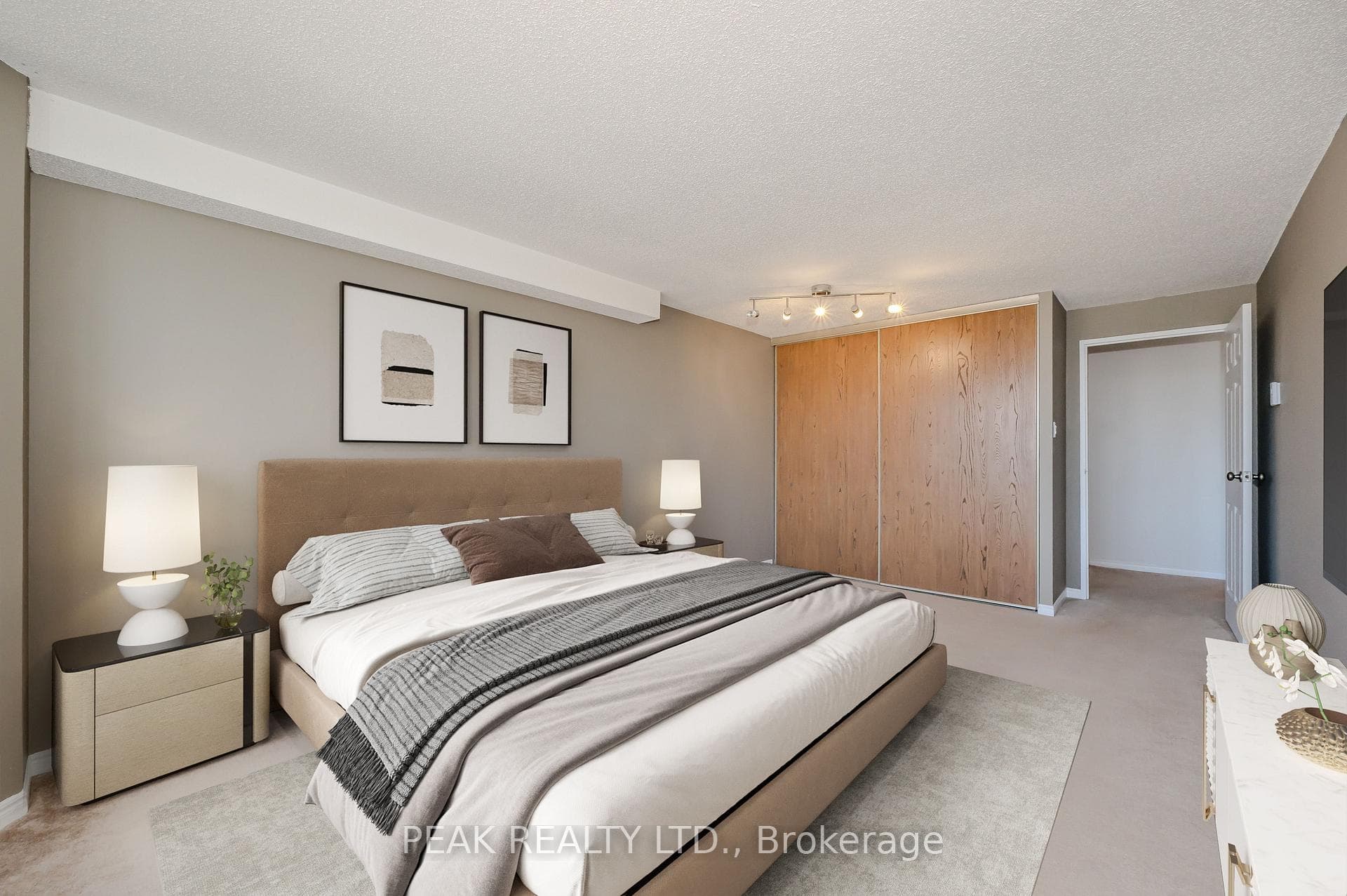 35 Green Valley Drive Unit 711 photo 14
