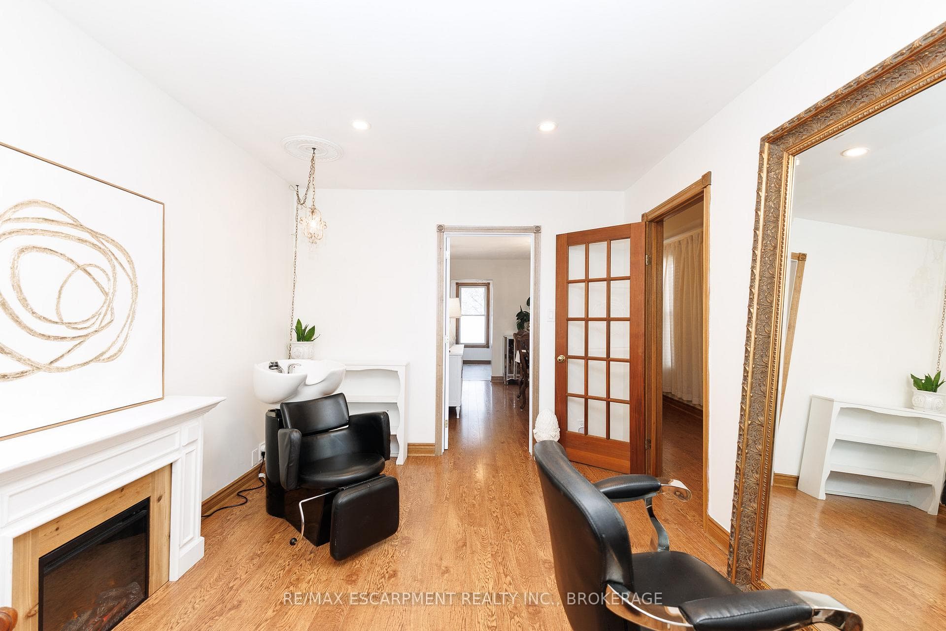 312 Clarence Street photo 12