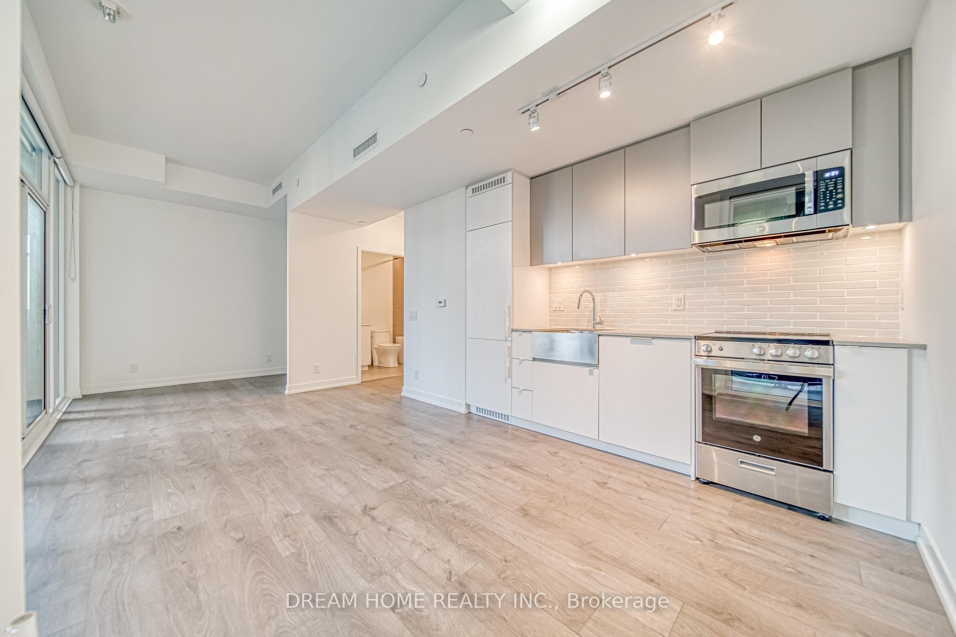 270 Dufferin Street Unit 416 photo 9
