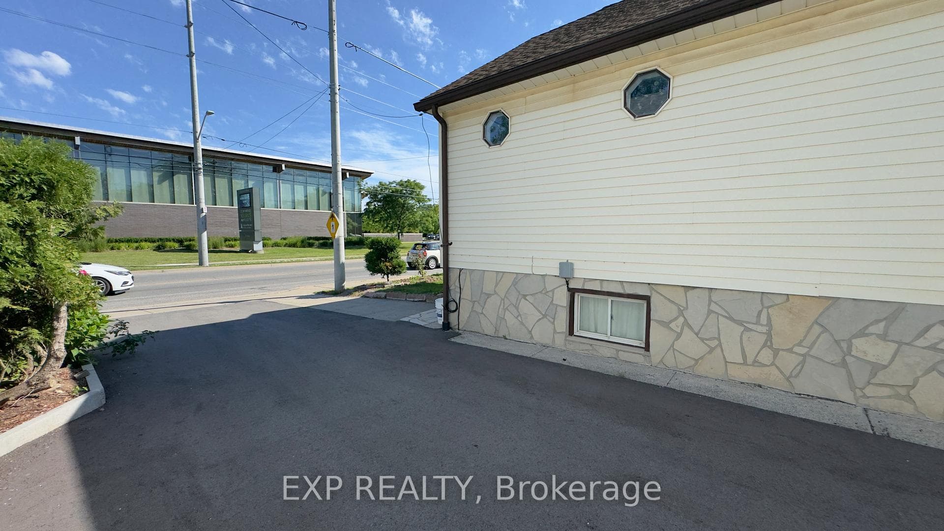 428 Carlton Street photo 27
